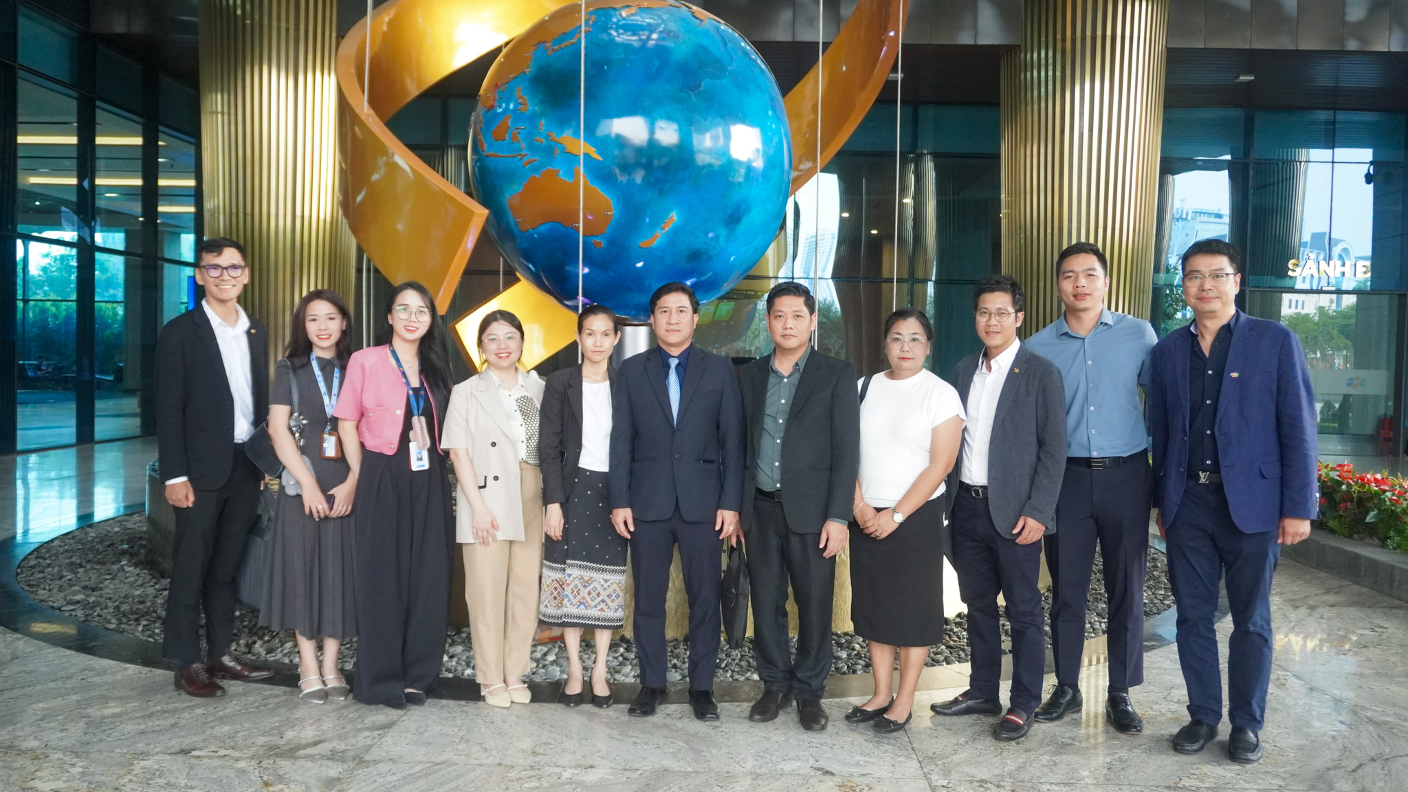 FPT IS and Lao Securities Commission Office strengthen cooperation in securities information technology