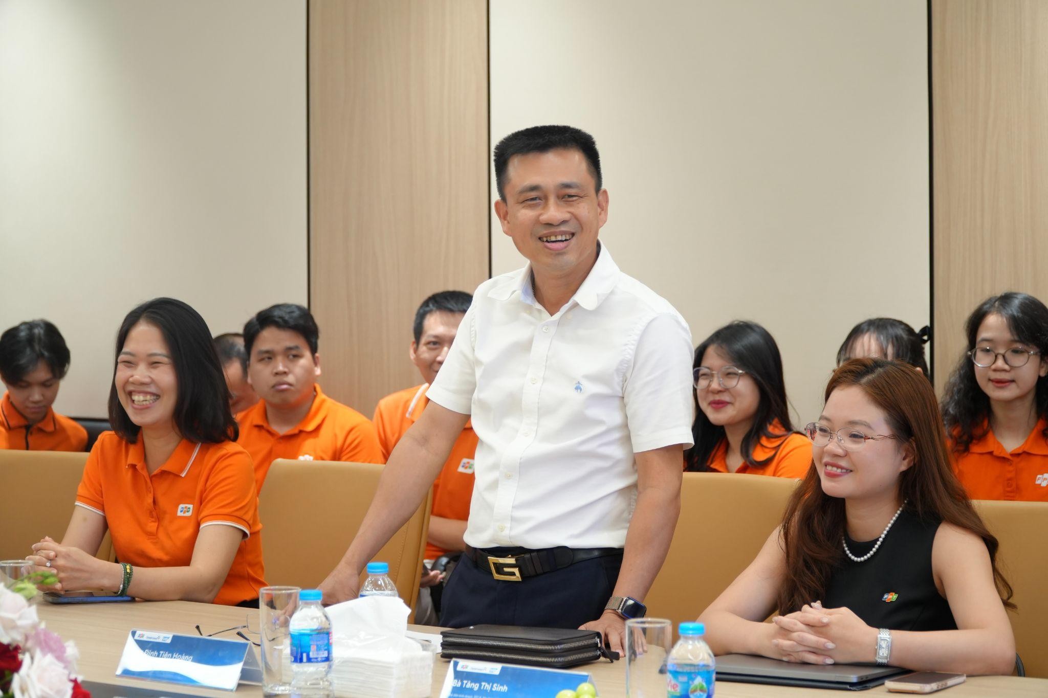 Ong Dinh Tien Hoang Pho Chu Tich Cap Cao Kiem Pho Giam Doc Khoi Doanh Nghiep Fpt Is Tap Doan Fpt Chia Se Fpt San Sang Tiep Tuc Dong Hanh Cung Genfarma Tren Chang Duong Pha 1779436345