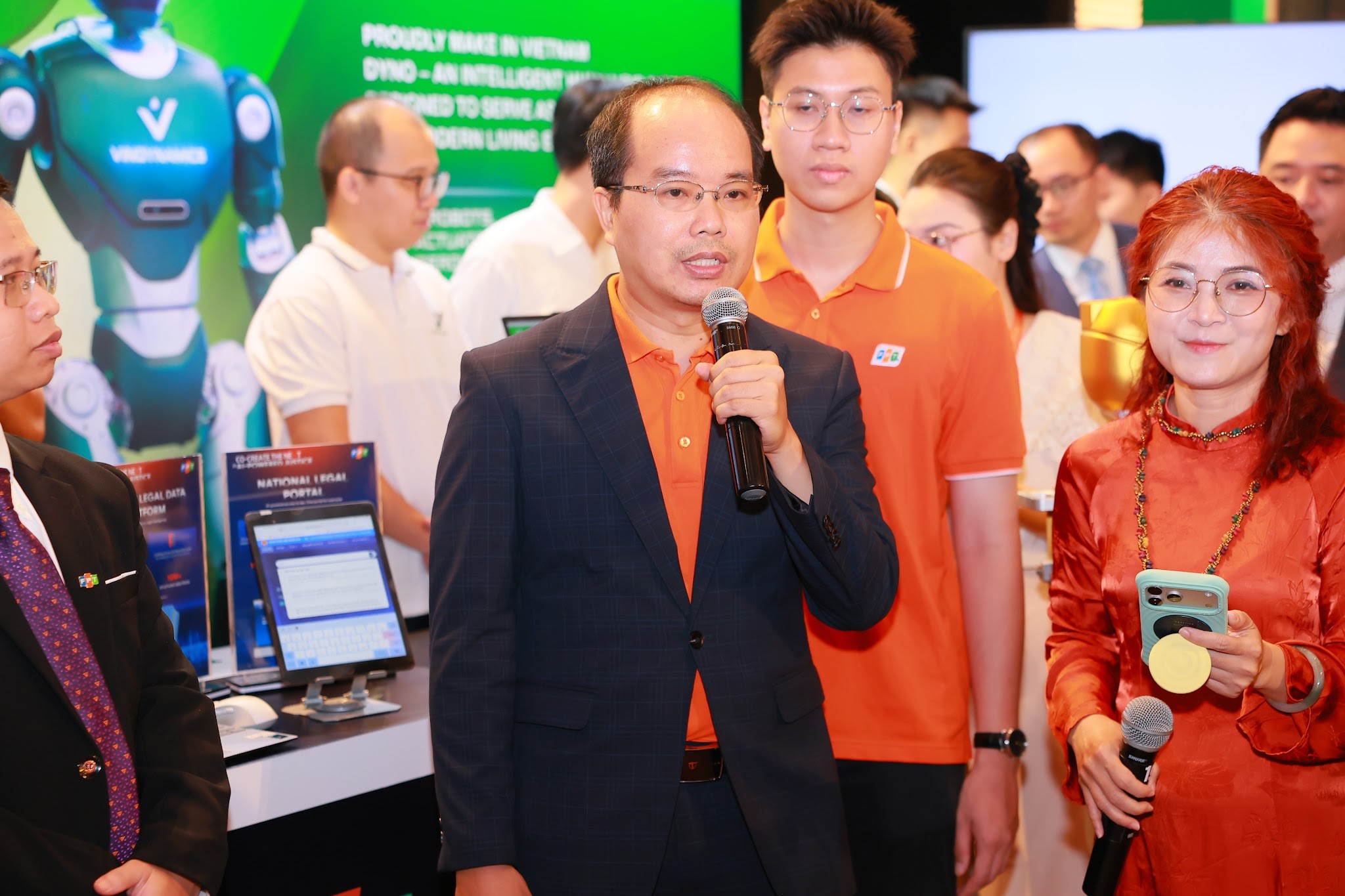 Ong Pham Quang Nhat Minh Gd Tt Ai Rd Fpt Is Tap Doan Fpt Gioi Thieu Giai Phap Tai Gian Trien Lam Co Create The Next In Ai Powered Justice Cua Fpt 1787049258 1787282428