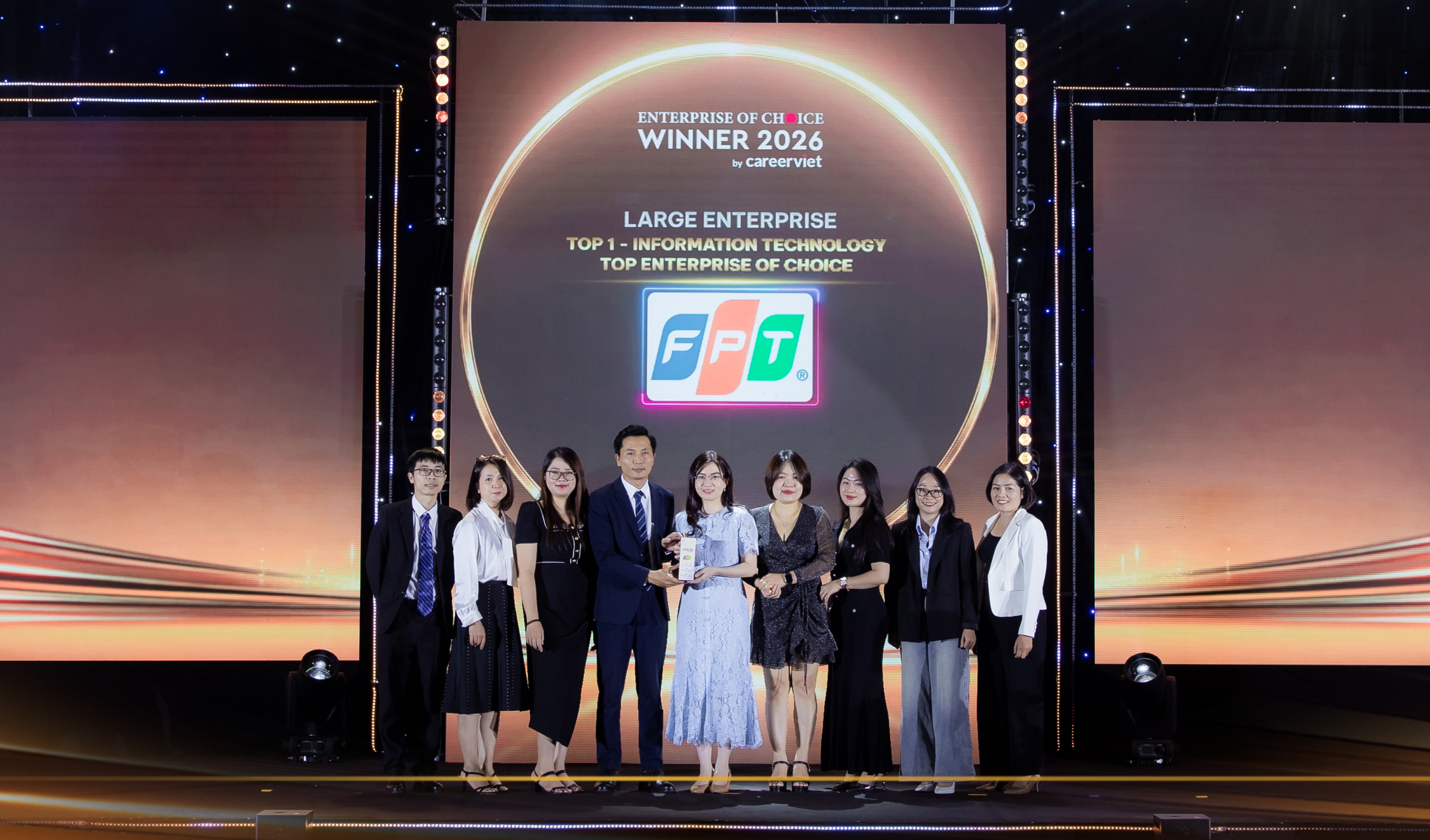 Ảnh 1 Đơn Vị Thành Viên Tập đoàn Fpt đứng đầu Bảng Xếp Hạng Doanh Nghiệp được Yêu Thích Ngành Công Nghệ Thông Tin – Khối Doanh Nghiệp Lớn Năm 2026 1792125018