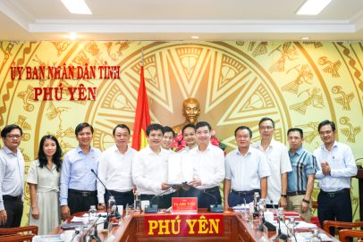 FPT tasks itself with a mission to develop education and promote digital transformation for Phu Yen