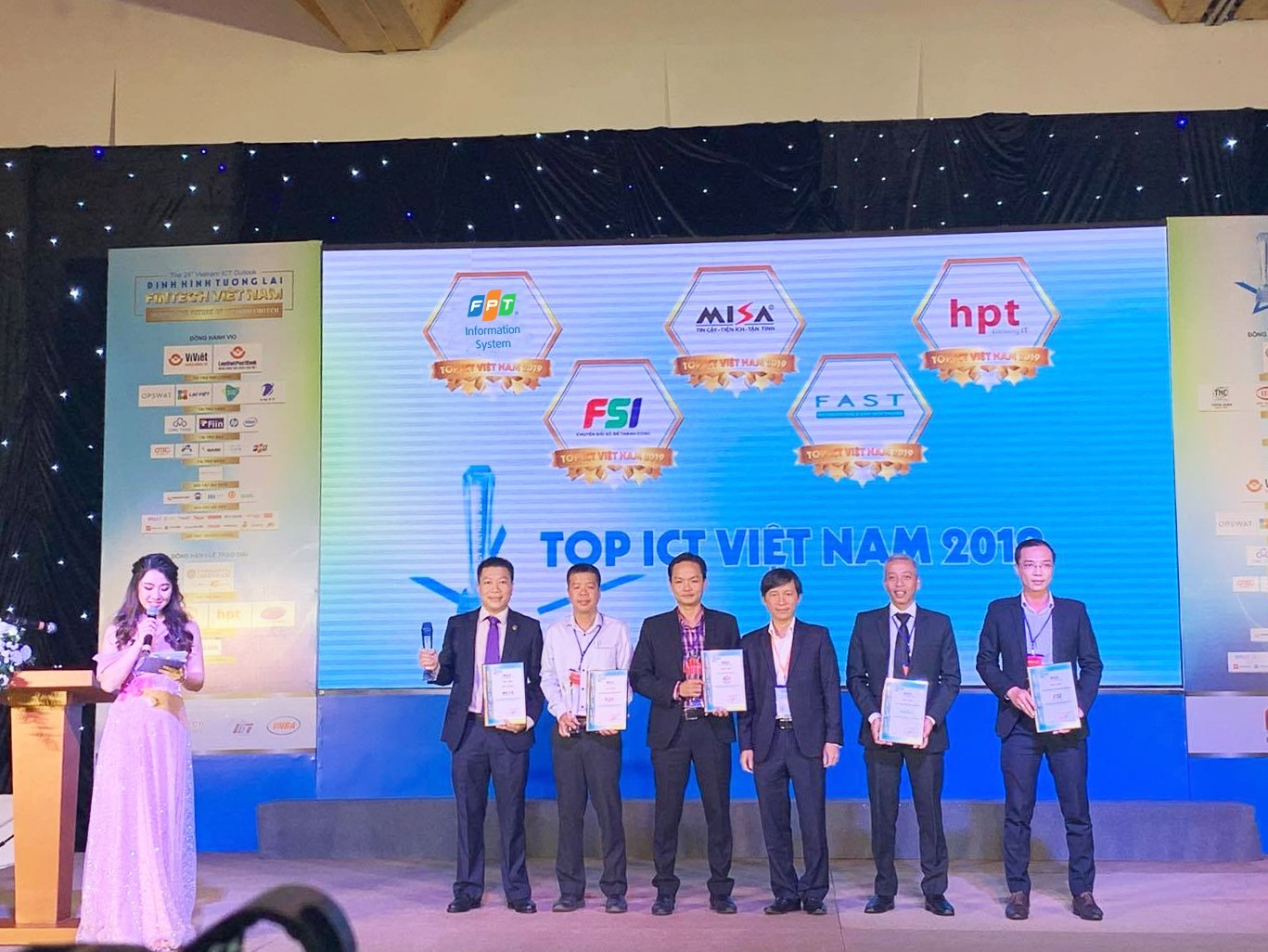 2019 Vietnam Top ICT Awards – Vietnam’s Top Information Technology System Integration Companies category