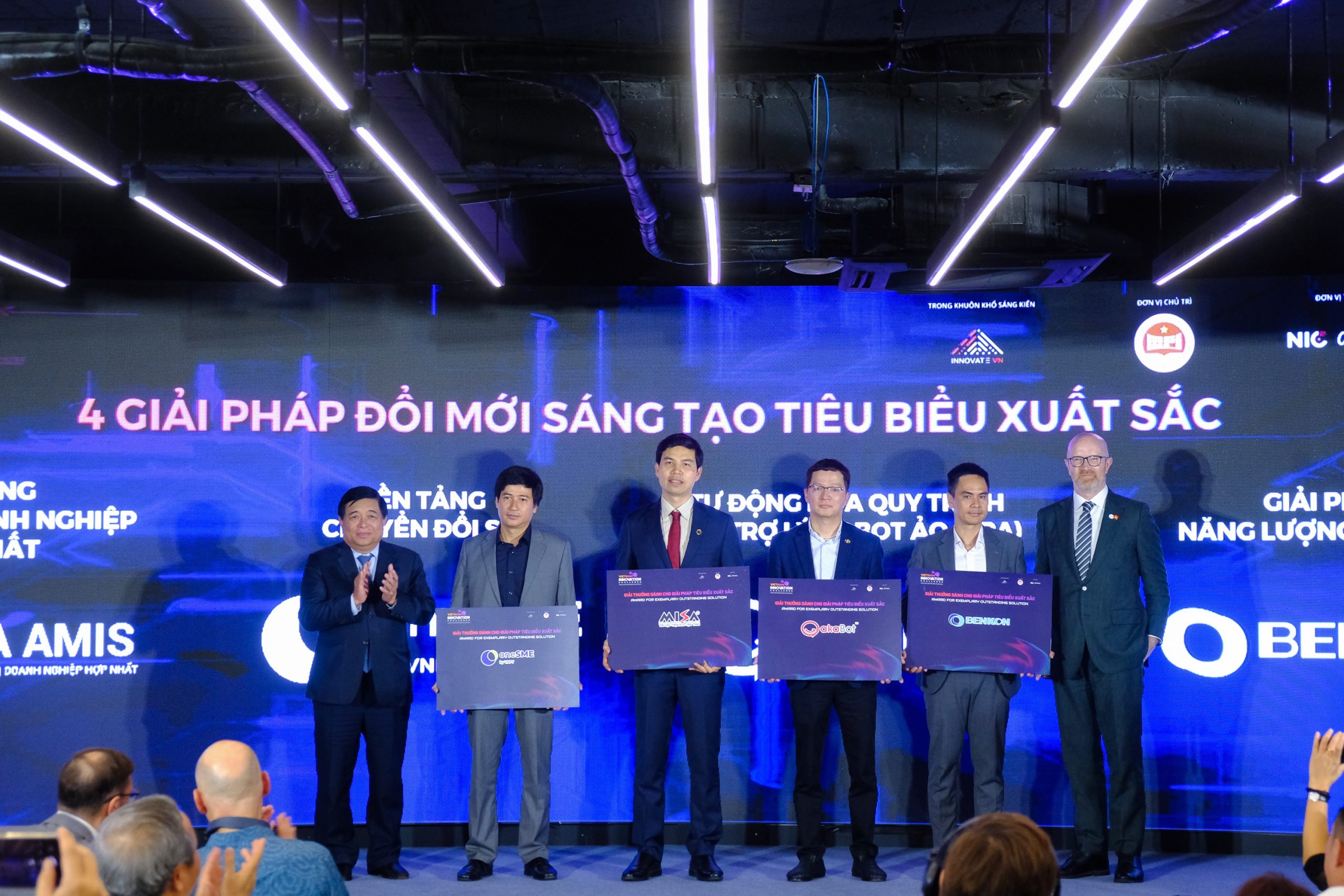 2023 Vietnam Innovation Challenge Program – Top 4 Exemplary Outstanding Solutions & Innovation Star Award – Robotic Process Automation (RPA) Solution (akaBot)