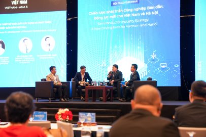 FPT leaders along with local and business leaders discuss policies and strategies for advancing Vietnam’s semiconductor industry