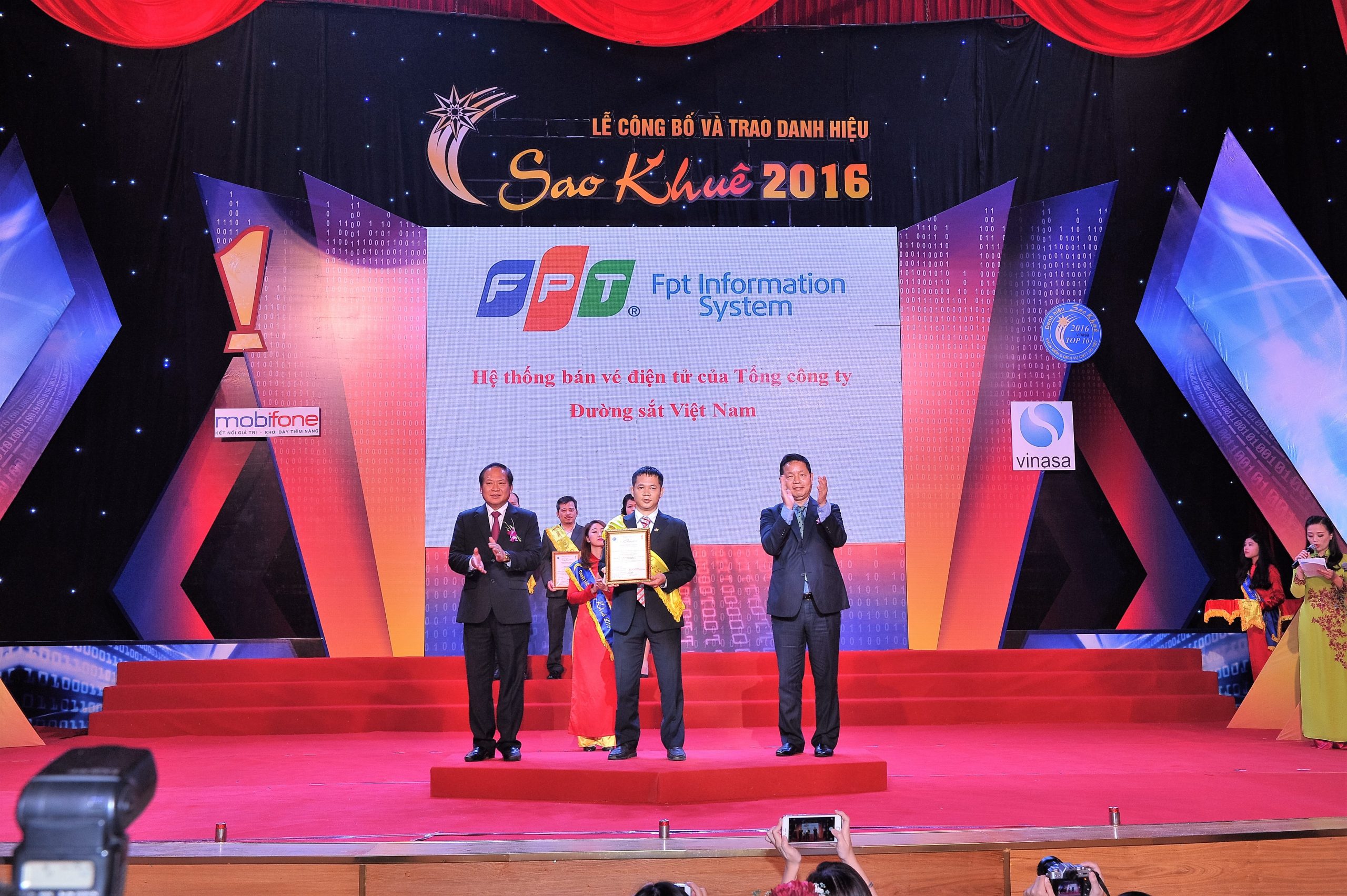 Hệ thống bán vé điện tử triển khai cho Tổng công ty Đường sắt Việt Nam đạt Danh hiệu Sao Khuê 2016 (Top 10 Sao Khuê 2016)