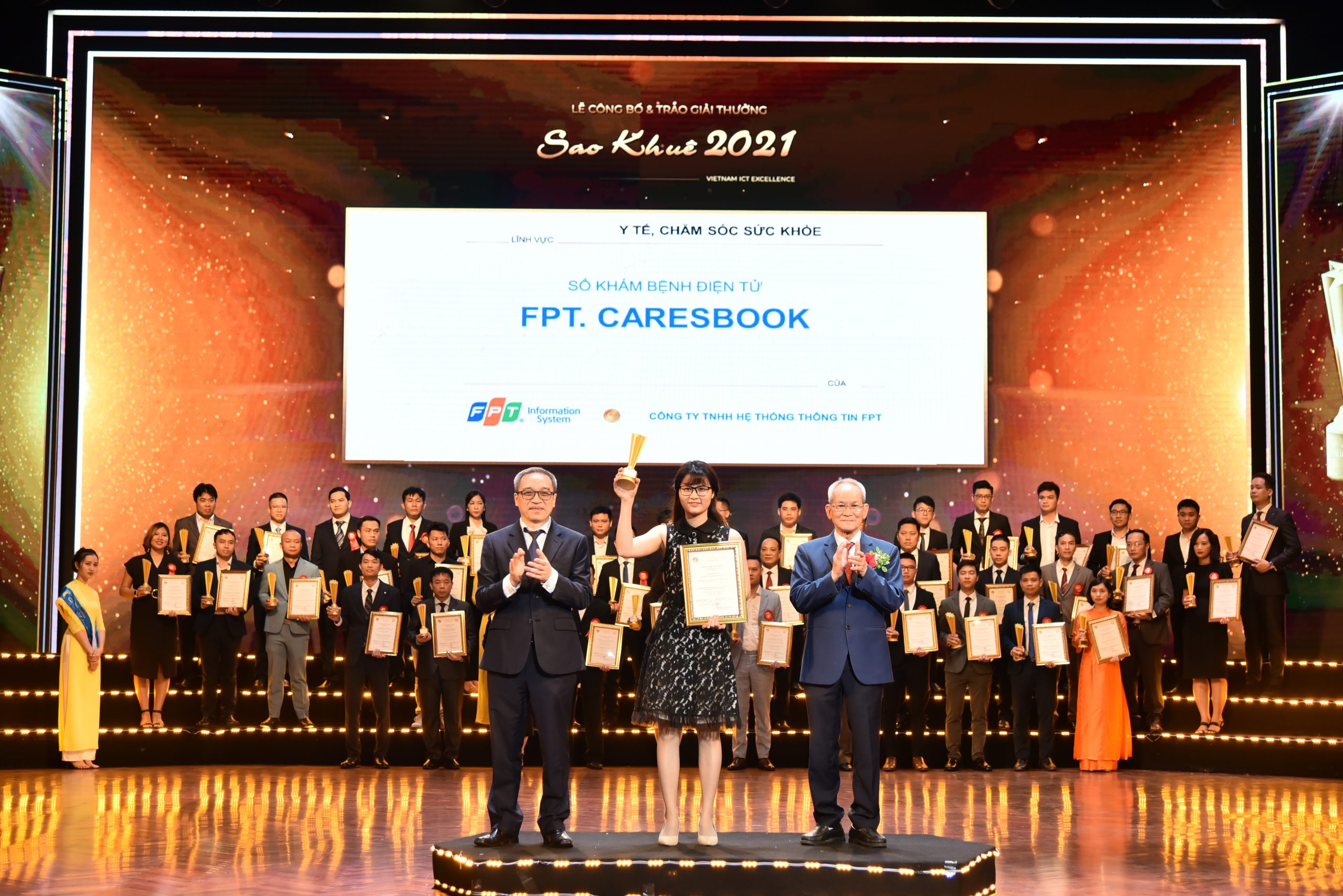 Sổ khám bệnh điện tử – FPT. CaresBook đạt Giải thưởng Sao Khuê 2021