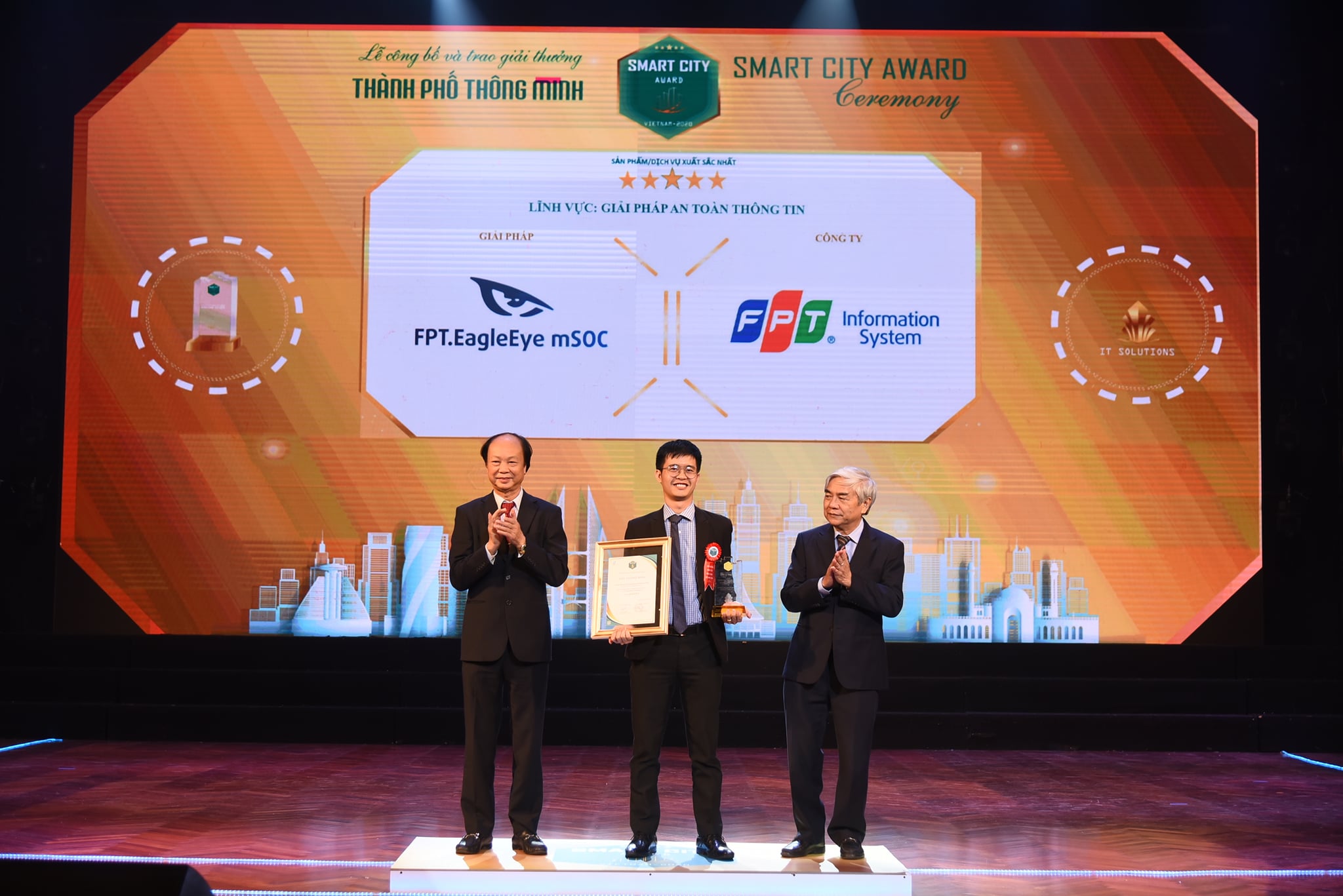 Nền tảng điều hành an ninh mạng tập trung FPT.EagleEye mSOC đạt Giải thưởng Thành phố thông minh Việt Nam 2020 (xếp hạng 5 sao)