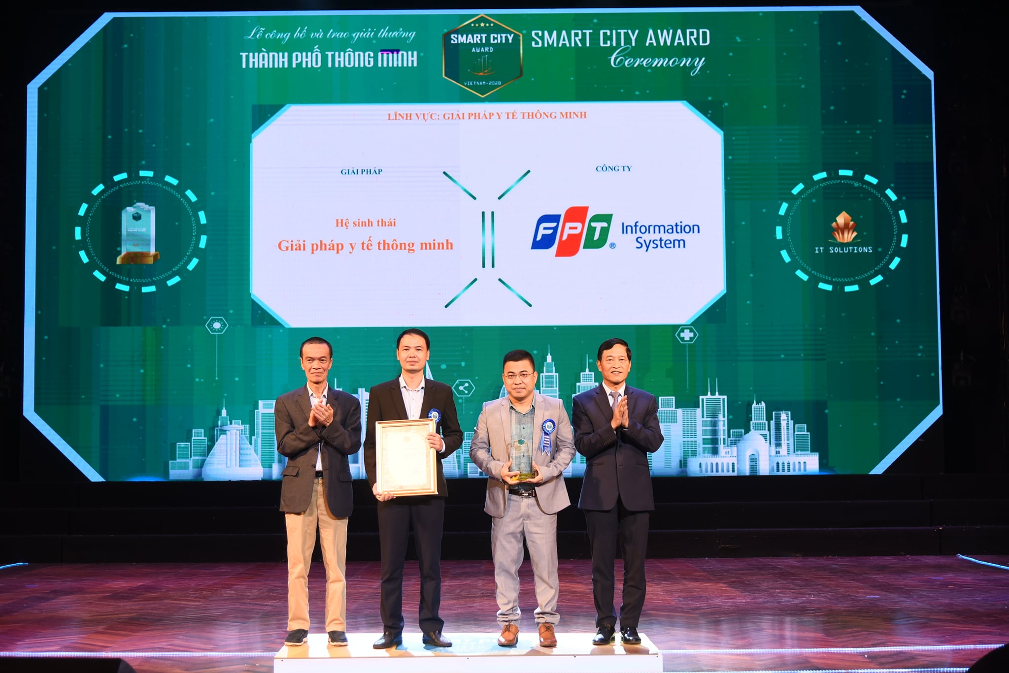 Hệ sinh thái giải pháp y tế thông minh đạt Giải thưởng Thành phố thông minh Việt Nam 2020