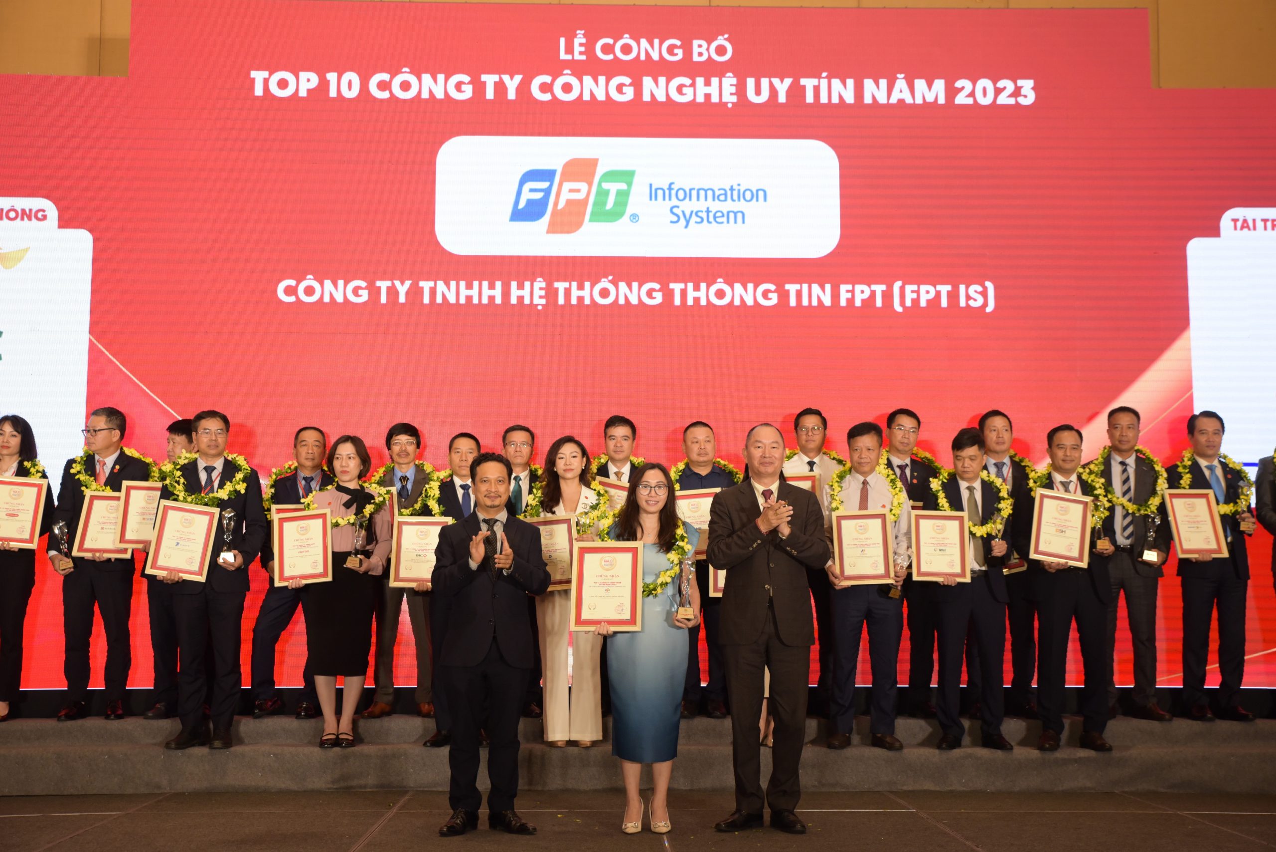 Top 10 công ty Công nghệ Uy tín Việt Nam 2023 (Hạng mục: Top 10 Công ty Công nghệ cung cấp Dịch vụ, giải pháp Phần mềm & Tích hợp hệ thống uy tín năm 2023)