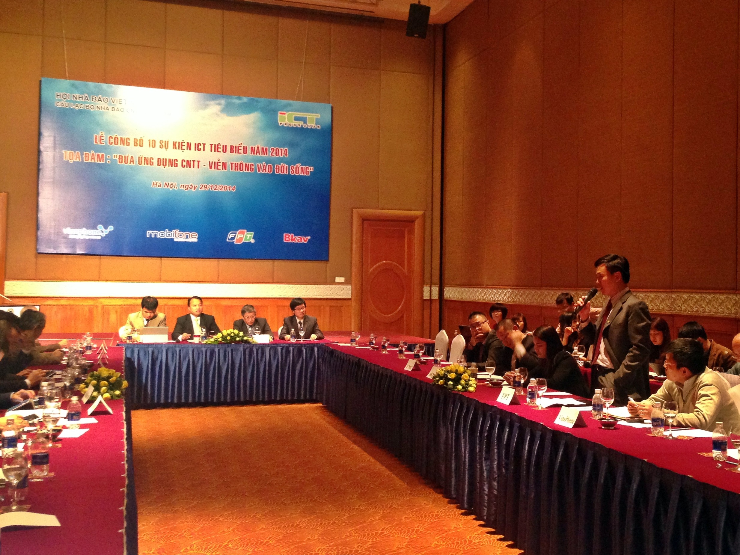 Hệ thống Vé tàu điện tử cho Tổng công ty Đường sắt Việt Nam lọt Top 20 sự kiện ICT tiêu biểu 2014