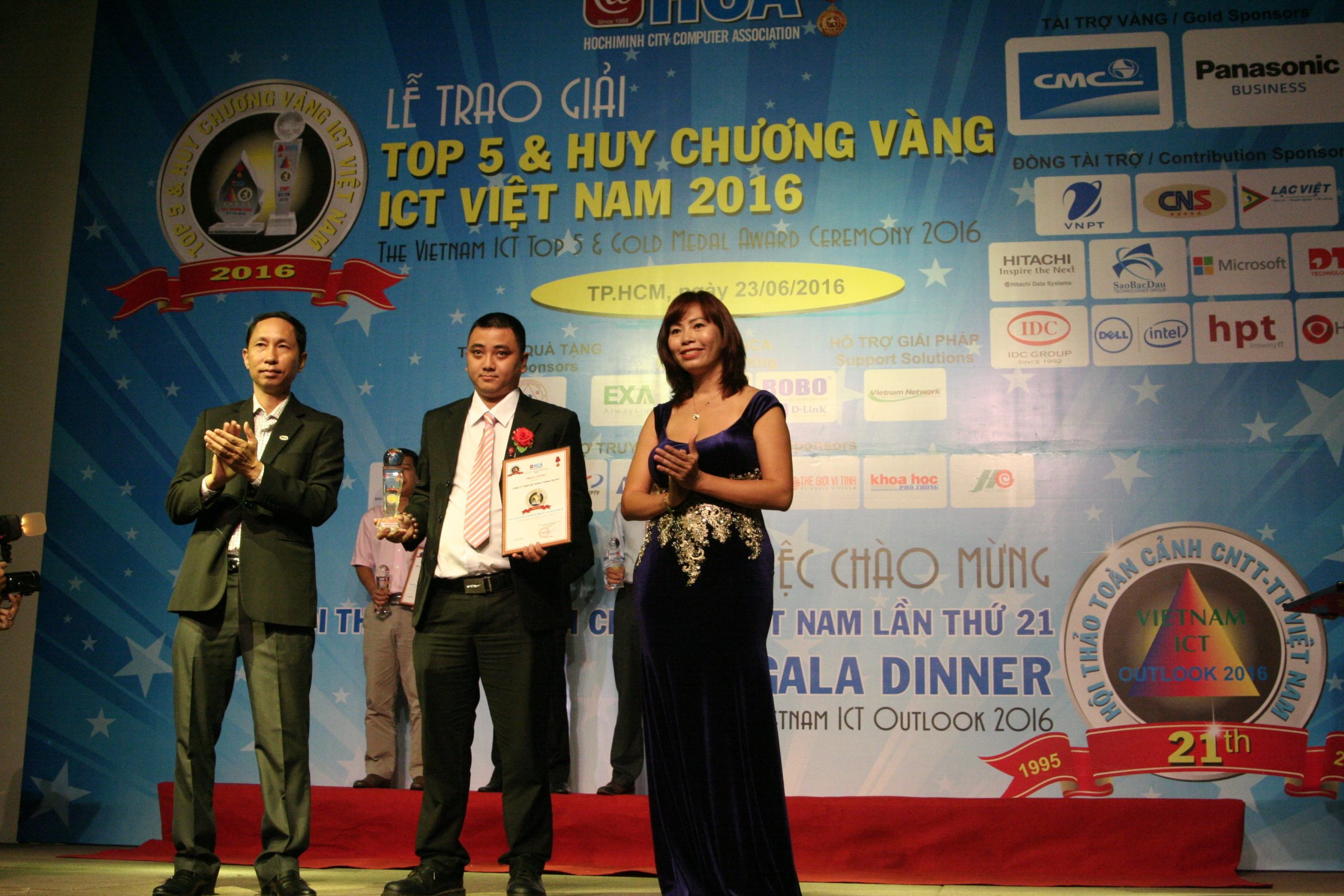 Giải thưởng Top 5 và Huy chương Vàng ICT Việt Nam 2016, hạng mục Đơn vị phần mềm hàng đầu