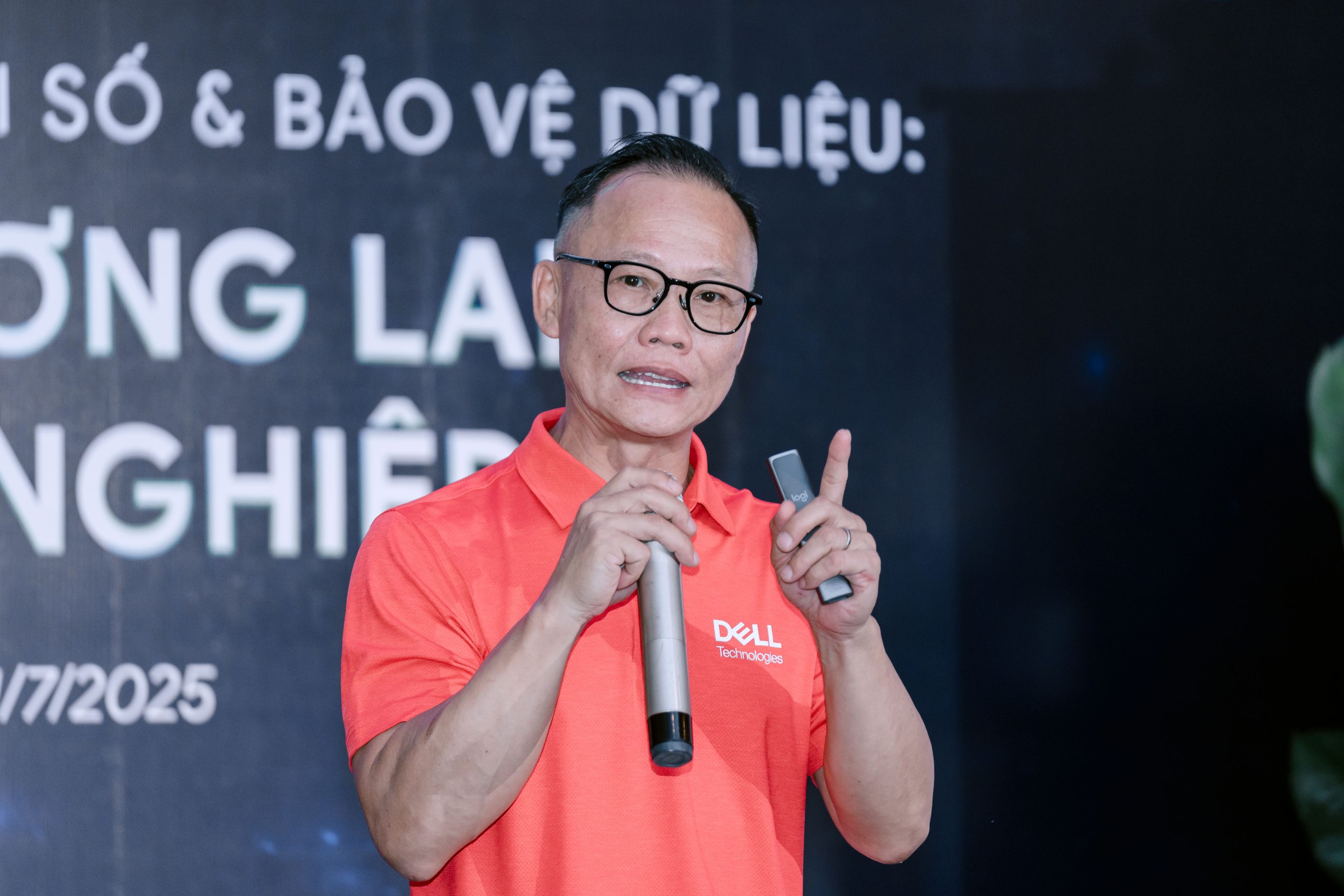 Ông Trần Vũ 1754537650