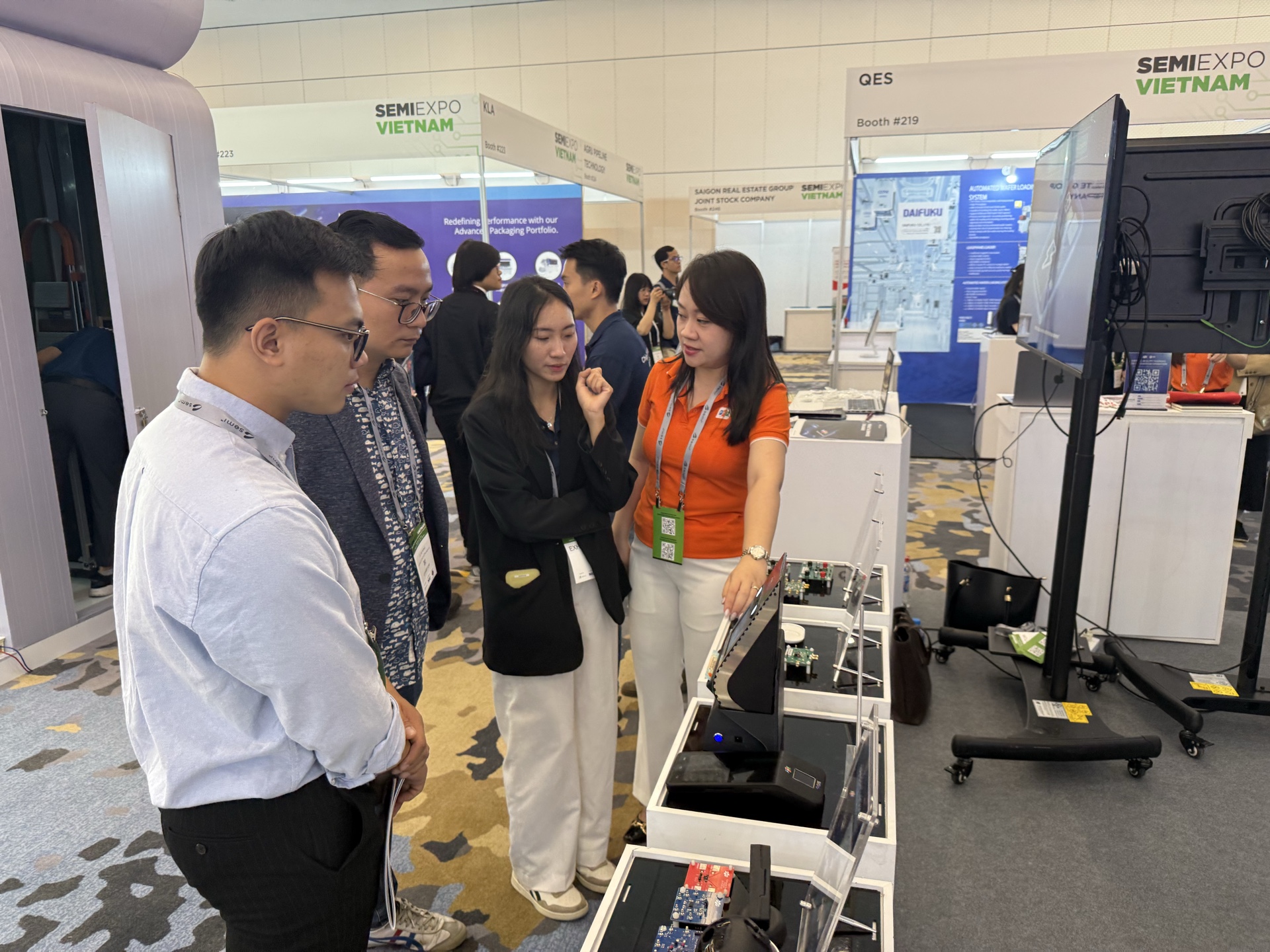 FPT được trao giải thưởng Doanh nghiệp Bán dẫn xuất sắc 6 4796 1762507401 1762746306