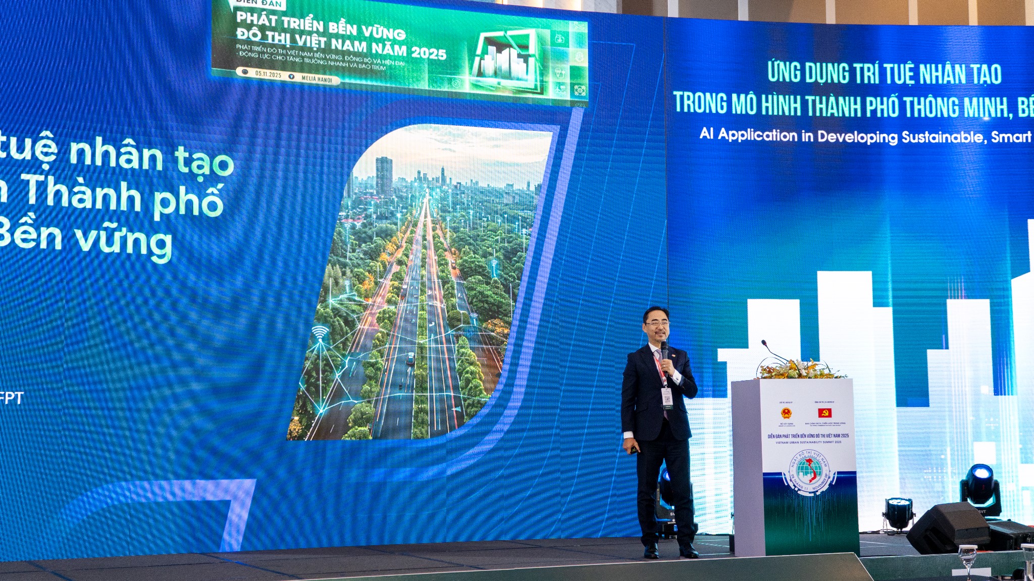 Ông Phan Thanh Sơn, Tập đoàn Fpt Chia Sẻ Chủ đề Ứng Dụng Trí Tuệ Nhân Tạo Trong Mô Hình Thành Phố Thông Minh, Hiện đại 1762745893