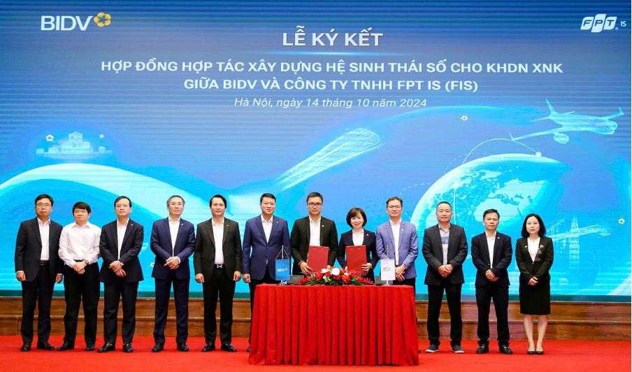 FPT đồng hành cùng BIDV tiên phong ra mắt BIDV TradeFlat - giải pháp để doanh nghiệp xuất nhập khẩu bứt phá 4 Picture2 1762329594