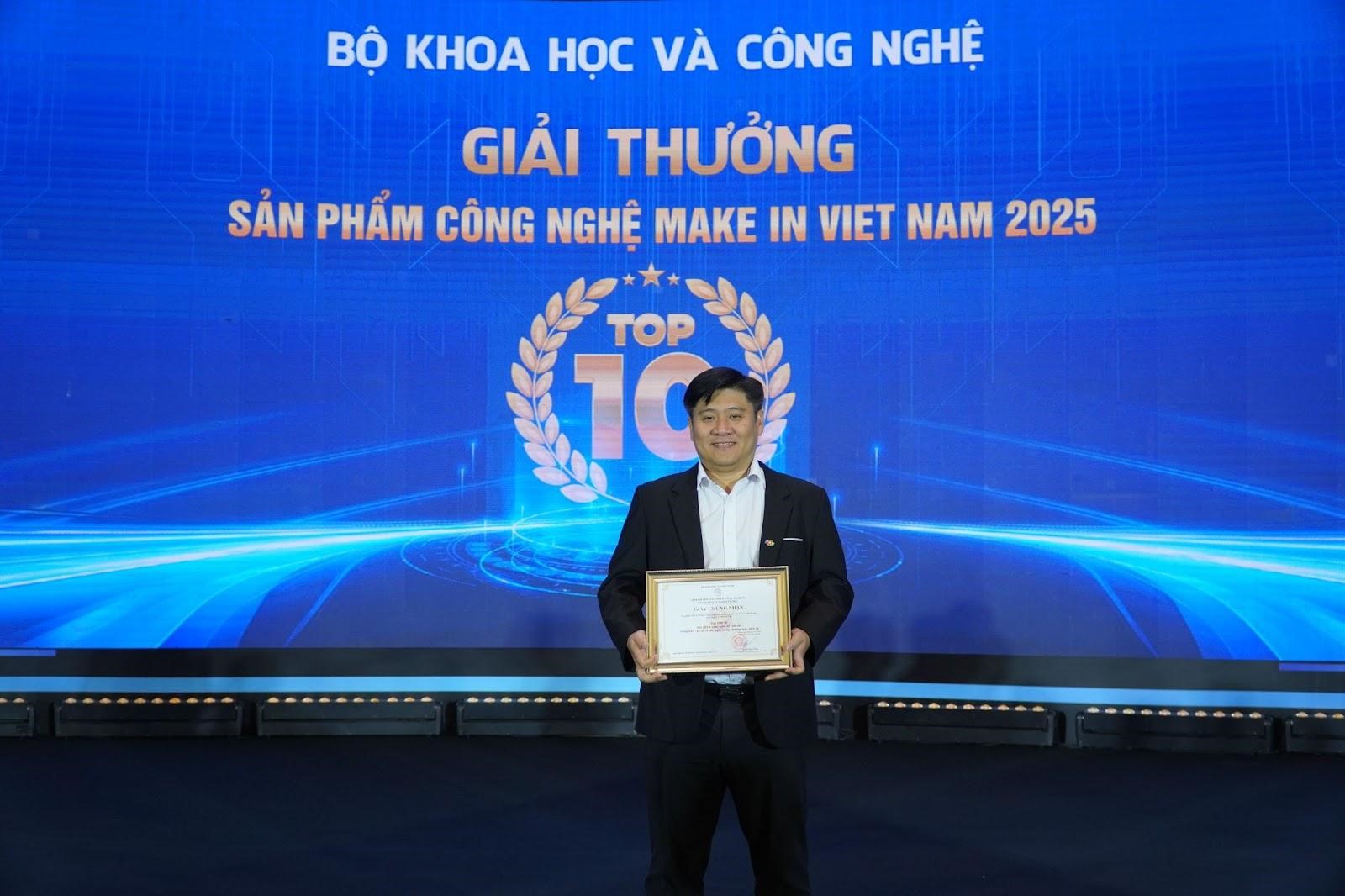 Hệ sinh thái sản phẩm, dịch vụ của FPT lọt Top 10 Giải thưởng Make in Viet Nam 2025 7 Fpt Cx Suite đạt Top 10 Sản Phẩm Công Nghệ Số Xuất Sắc Trong Lĩnh Vực Tài Chính, Ngân Hàng, Thương Mại, Dịch Vụ 1767155878