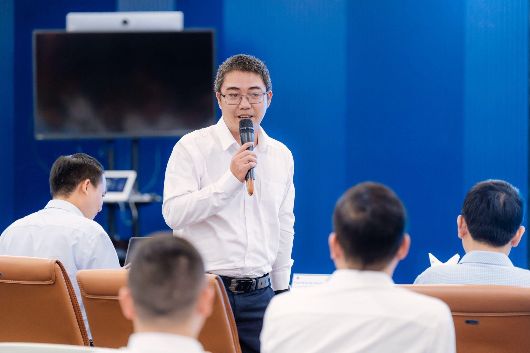 Đoàn học viên Executive MBA NEU thăm quan và làm việc thực tế tại FPT Miền Trung 9 Ông Đặng Đại Huynh đại Diện Sở Khoa Học Và Công Nghệ Tp. Đà Nẵng Trực Tiếp đưa Ra Những Nhận Xét Cho Phần Trình Bày Của Nhóm Học Viên Emba 1765796389