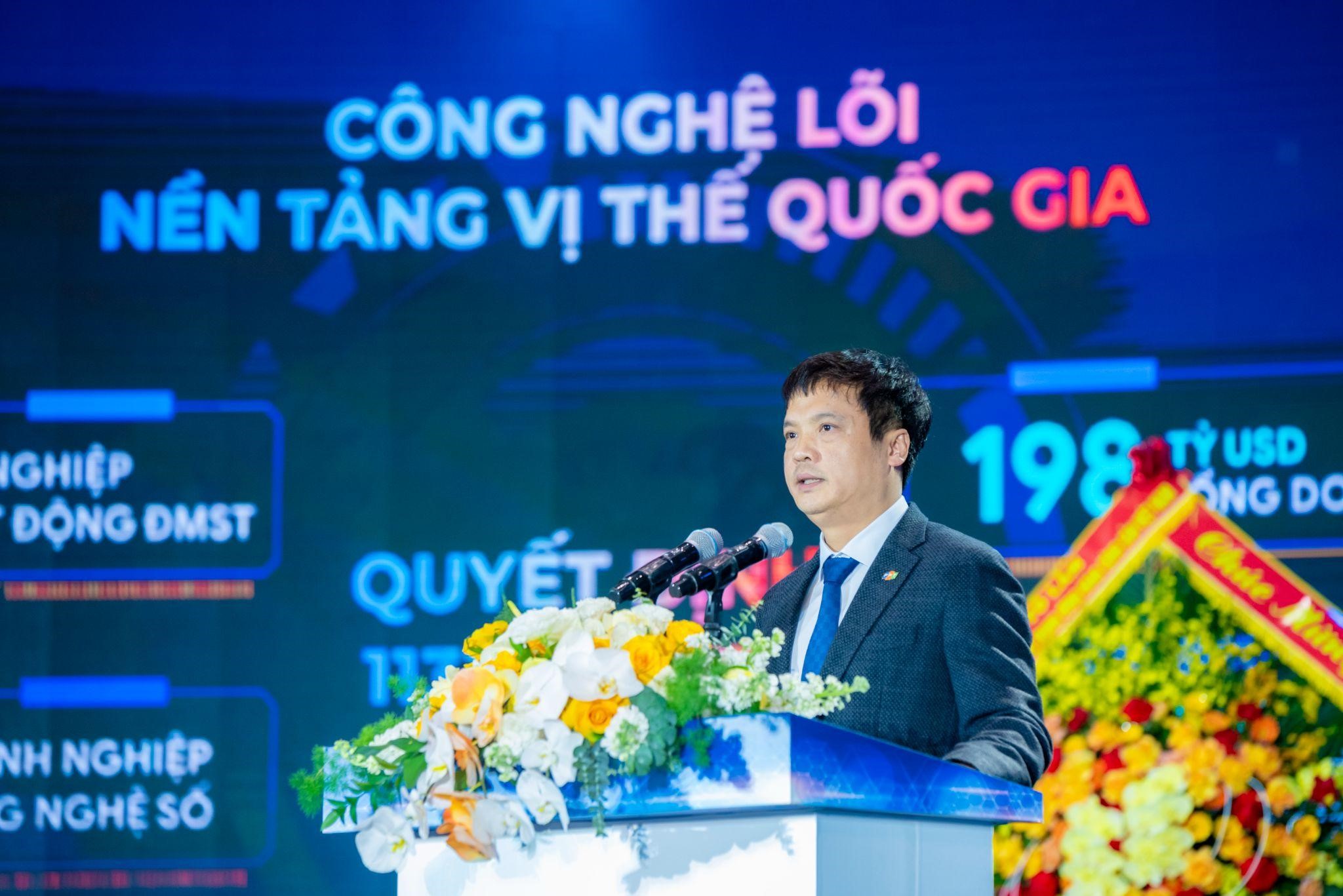 Hệ sinh thái sản phẩm, dịch vụ của FPT lọt Top 10 Giải thưởng Make in Viet Nam 2025 8 Ông Nguyễn Văn Khoa – Tổng Giám đốc Tập đoàn Fpt Phát Biểu Tại Sự Kiện. 1767155877