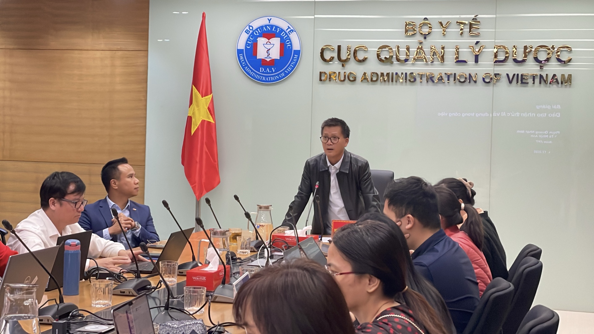 FPT đồng hành cùng Cục Quản lý Dược nâng cao năng lực số: Mỗi cán bộ hướng tới một “trợ lý AI” trong công việc 7 Ths. Nguyễn Thành Lâm Chia Sẻ Tại Sự Kiện 1766028505