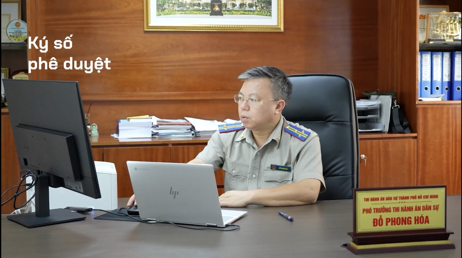 FPT song hành cùng Bộ Tư pháp triển khai Nền tảng số trong lĩnh vực thi hành án dân sự và Trung tâm Giám sát, Điều hành thông minh IOC 7 Với Nền Tảng Số Thi Hành án Dân Sự, Lãnh đạo Có Thể Thực Hiện Nhanh Chóng Phê Duyệt Bằng Ký Số 1765537999