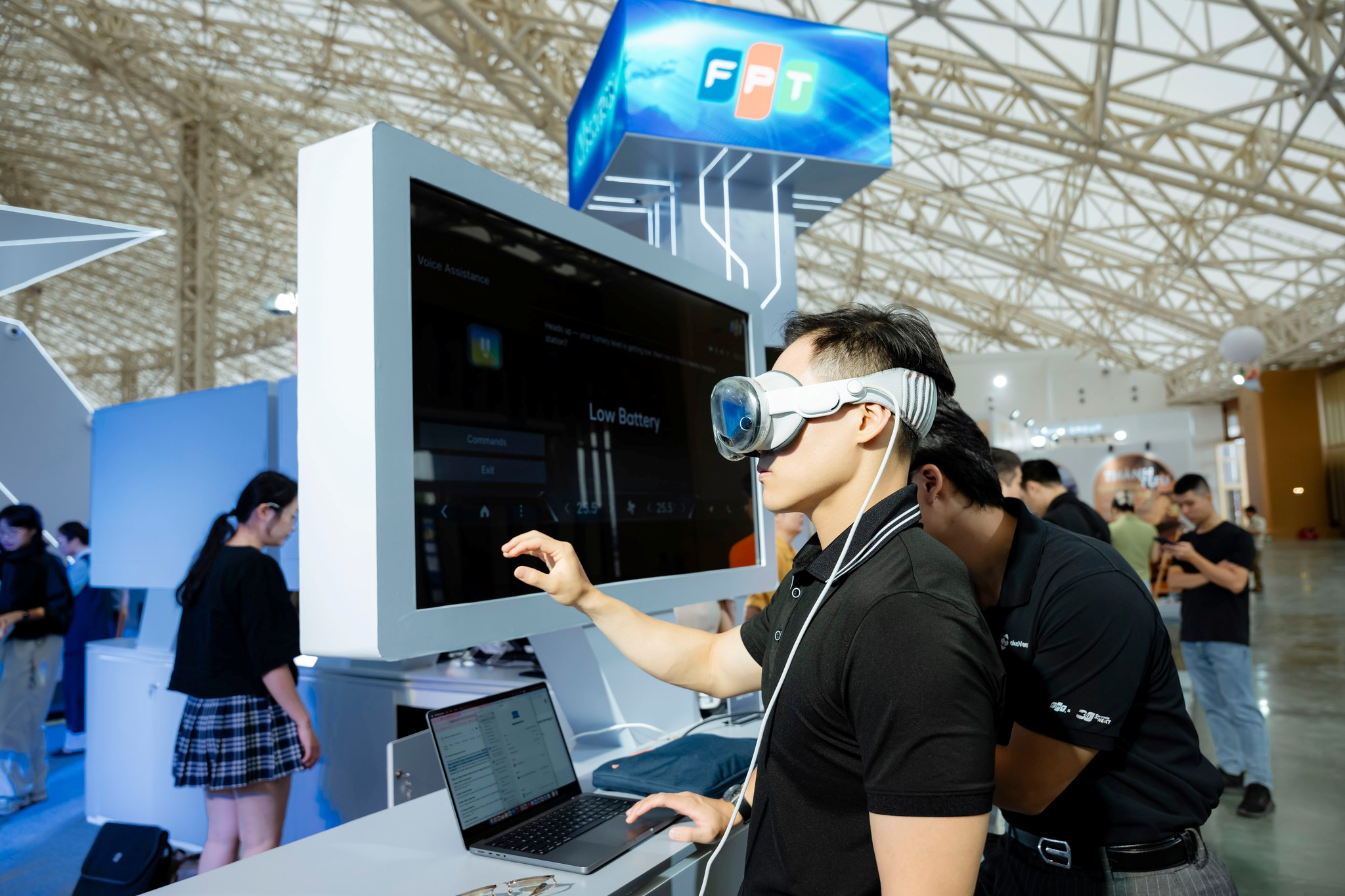 Từ phòng lab vật lý đến không gian ảo: VR trở thành đòn bẩy phát triển nhân lực y tế và bán dẫn trong chuyển đổi số quốc gia 11 Mivo Cho Phép Doanh Nghiệp Và Tổ Chức Triển Khai đào Tạo Thực Hành Trong Môi Trường ảo 1770892326