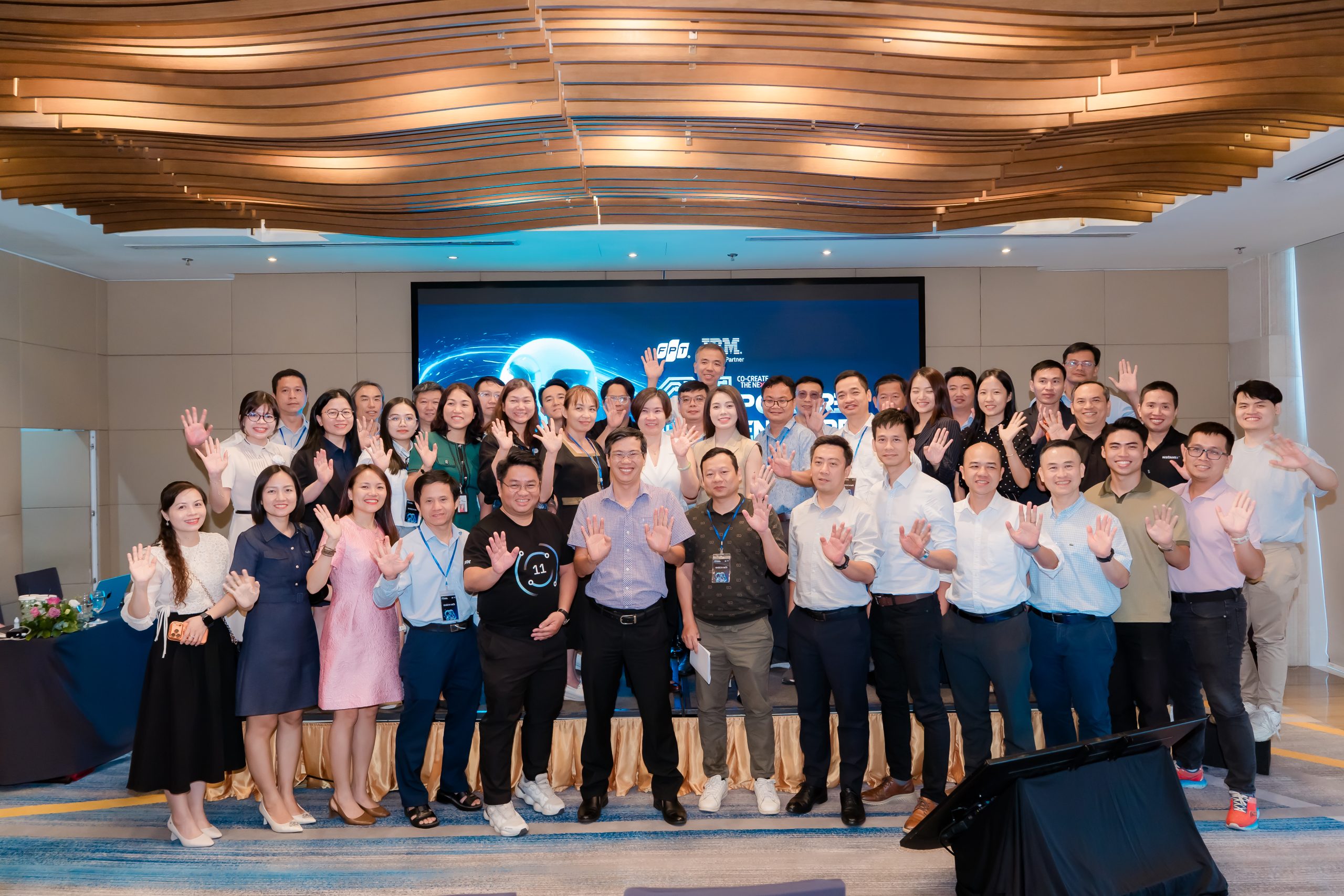 Chuyên gia từ FPT và IBM chia sẻ chiến lược vận hành thông minh từ dữ liệu và AI 8 2403 Llh 903615 1774578700