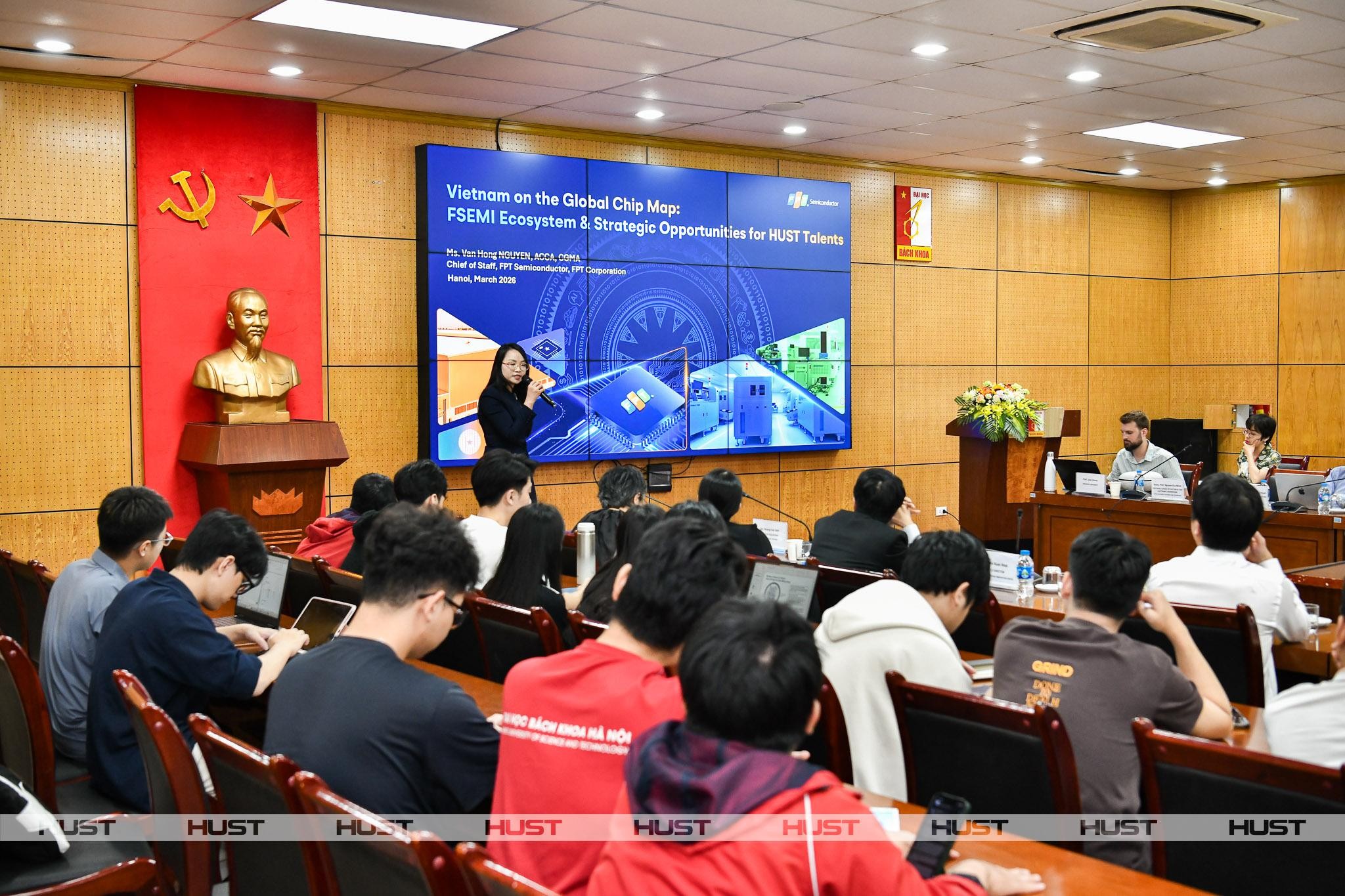 FPT đề xuất 3 hướng phát triển nhân lực bán dẫn tại hội thảo quốc tế ở Đại học Bách khoa Hà Nội 8 Đại Diện Fpt Chia Sẻ Về Chiến Lược Phát Triển Hệ Sinh Thái Bán Dẫn Của Tập đoàn 1774524968