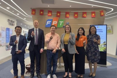 FPT đón tiếp đoàn Tổng Lãnh sự quán Hoa Kỳ tại Trung tâm R&D về công nghệ cao và chip bán dẫn tại