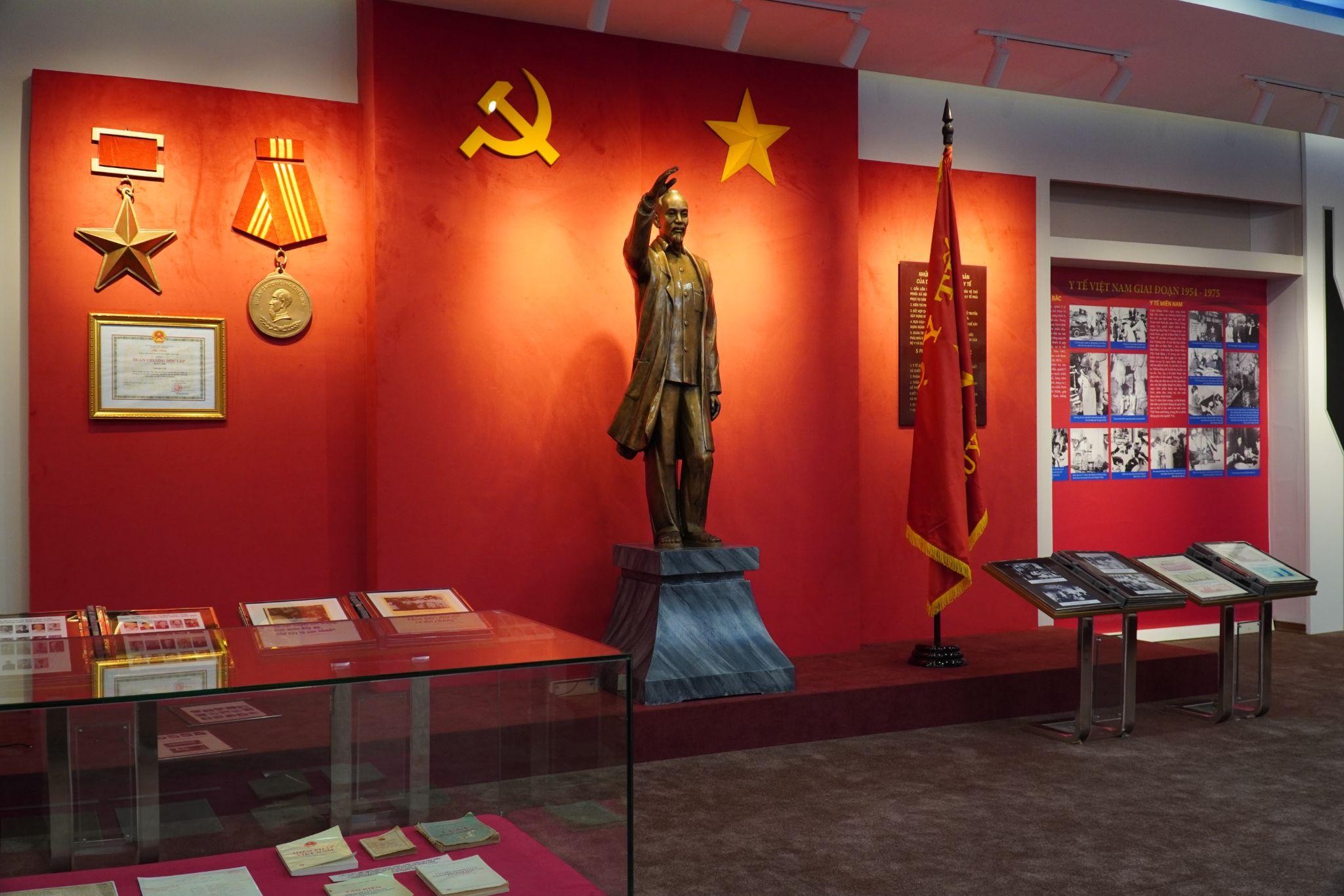 FPT helps bring the history of Vietnam’s healthcare sector to life through digital technology 5 Fpt Collaborated With The Ministry Of Health To Digitize Data And Artifacts In The Ministry’s Traditional Room Within Just 15 Days 1773586991