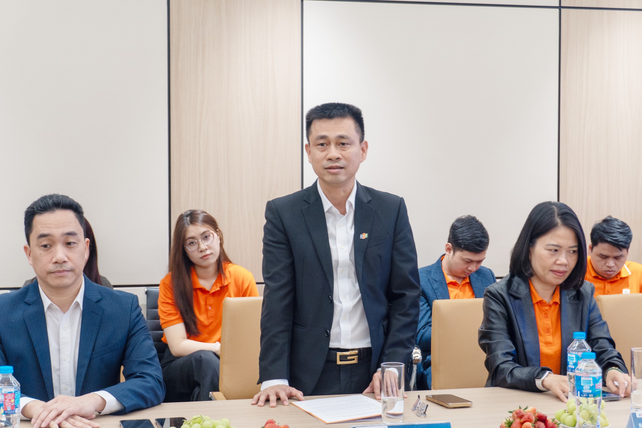 Genfarma hợp tác FPT khởi động xây dựng hệ thống Cloud ERP, dự kiến hoàn thành trong hai tháng 7 Ông Đinh Tiên Hoàng, Tập đoàn Fpt Bày Tỏ Cam Kết Song Hành Cùng Genfarma Trong Hành Trình Xây Dựng Nền Tảng Quản Trị Số 1773828012