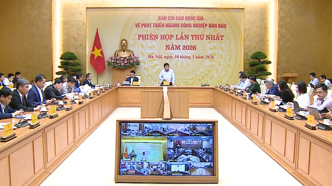 Lãnh đạo FPT: “Liên minh các doanh nghiệp cam kết thúc đẩy hệ sinh thái bán dẫn Việt Nam” 5 Phó Thủ Tướng Nguyễn Chí Dũng Chủ Trì Phiên Họp Lần Thứ Nhất Năm 2026 Của Ban Chỉ đạo Quốc Gia Về Phát Triển Ngành Công Nghiệp Bán Dẫn 1773289031
