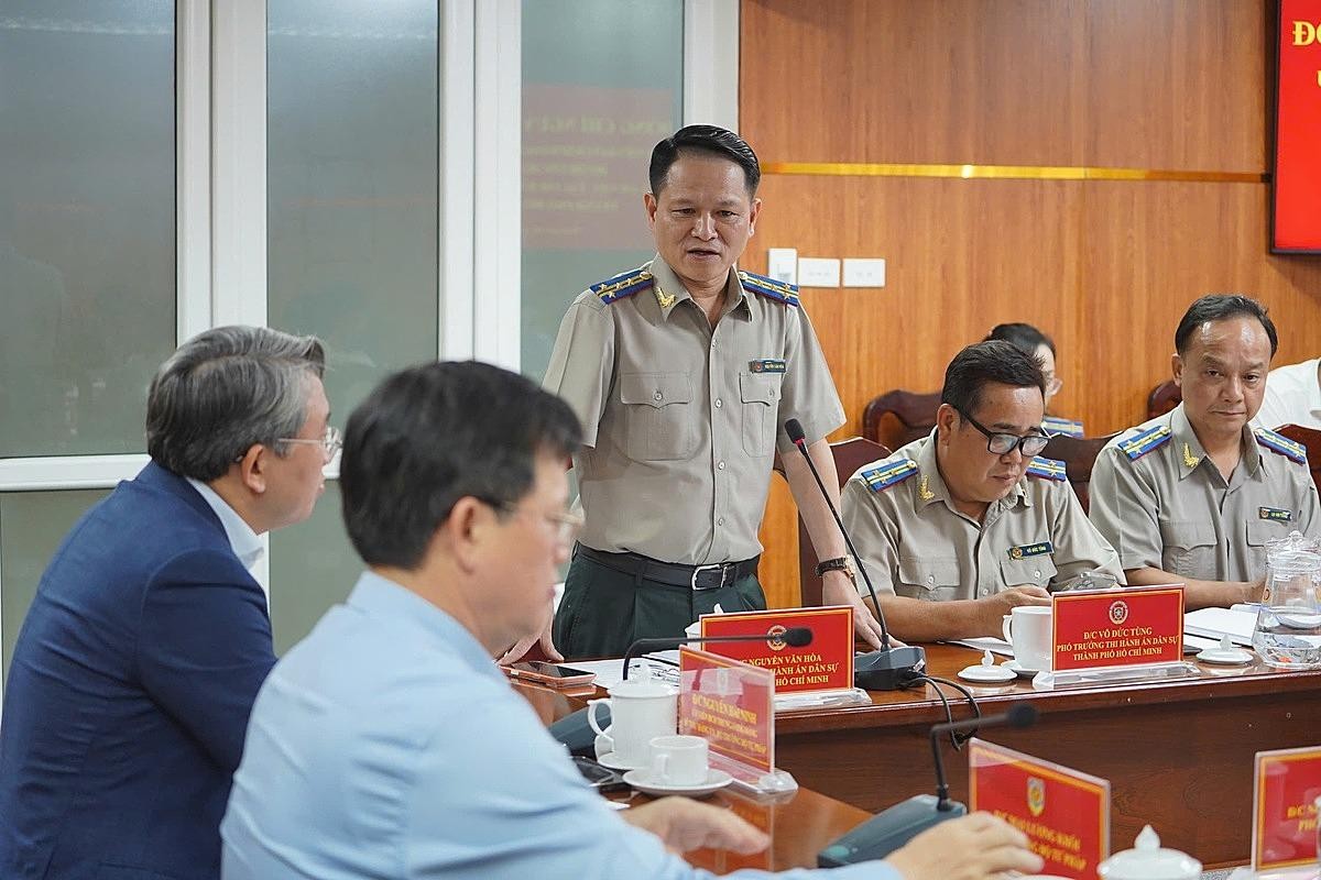 FPT đồng hành cùng TP HCM chuyển đổi số công tác thi hành án dân sự, góp phần xử lý đại án Trương Mỹ Lan 7 Theo ông Nguyễn Văn Hòa, Trưởng Thi Hành án Dân Sự Tp.hcm, Việc Thông Báo Thi Hành án Qua Vneid Và Triển Khai Biên Lai điện Tử, đã Thay đổi Trong Cải Cách Thủ Tục Hành Chính 1772792108