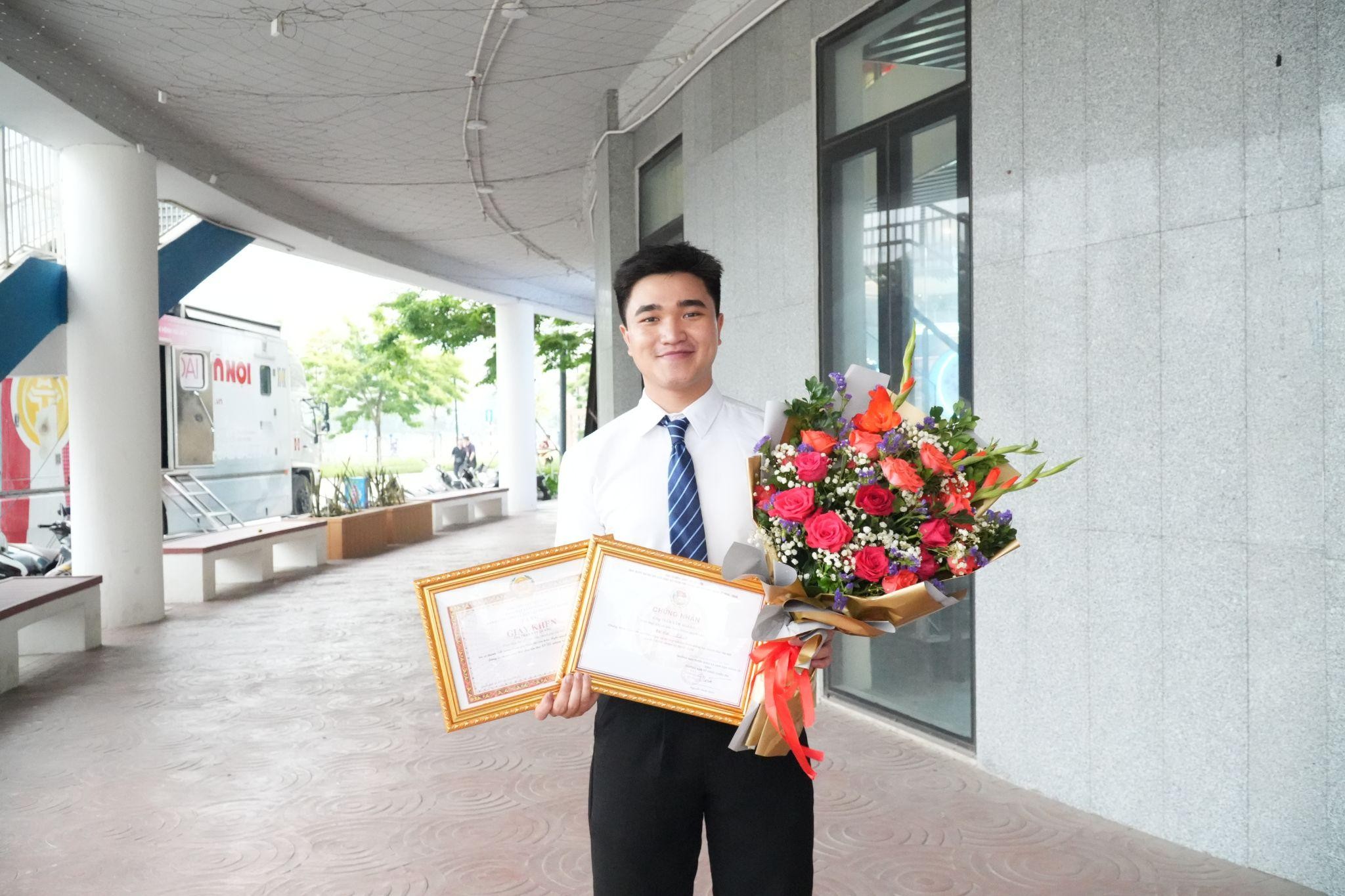 FPT đồng hành cùng Cuộc thi tìm hiểu Nghị quyết Đại hội Đảng bộ Hà Nội lần thứ XVIII 11 Bạn Trần Văn Quang Chia Sẻ Rất Vui Và Vinh Dự Khi Là Người Trẻ Nhất Trong Vòng Chung Khảo 1776244754