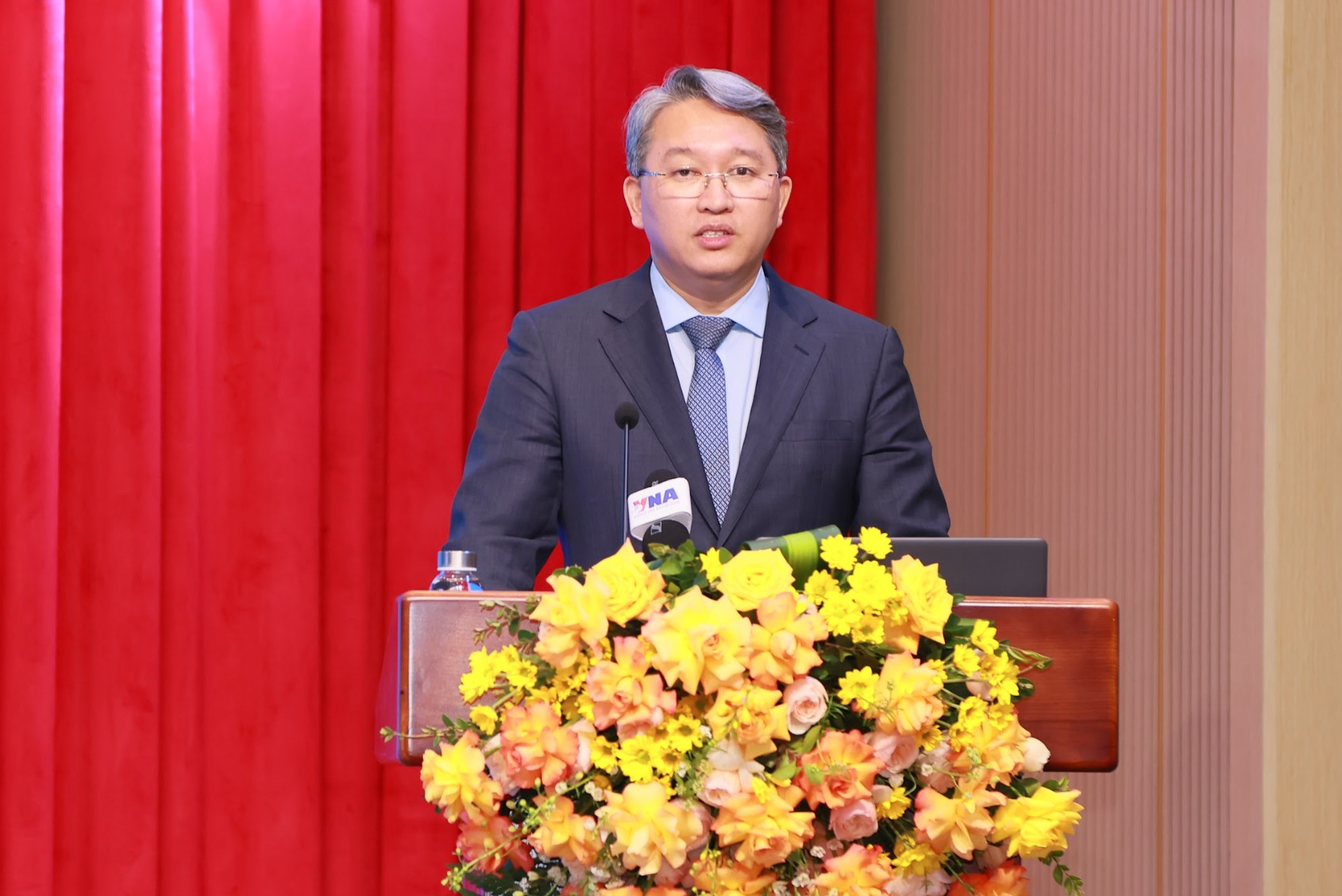 Chủ tịch FPT Trương Gia Bình: Nền tảng số Thi hành án dân sự là kỳ tích thực thi Nghị quyết 57/NQ-TW 10 Bộ Trưởng Bộ Tư Pháp Nguyễn Hải Ninh Chỉ đạo để Nền Tảng Số Thads Phát Huy Hiệu Quả 1775450731