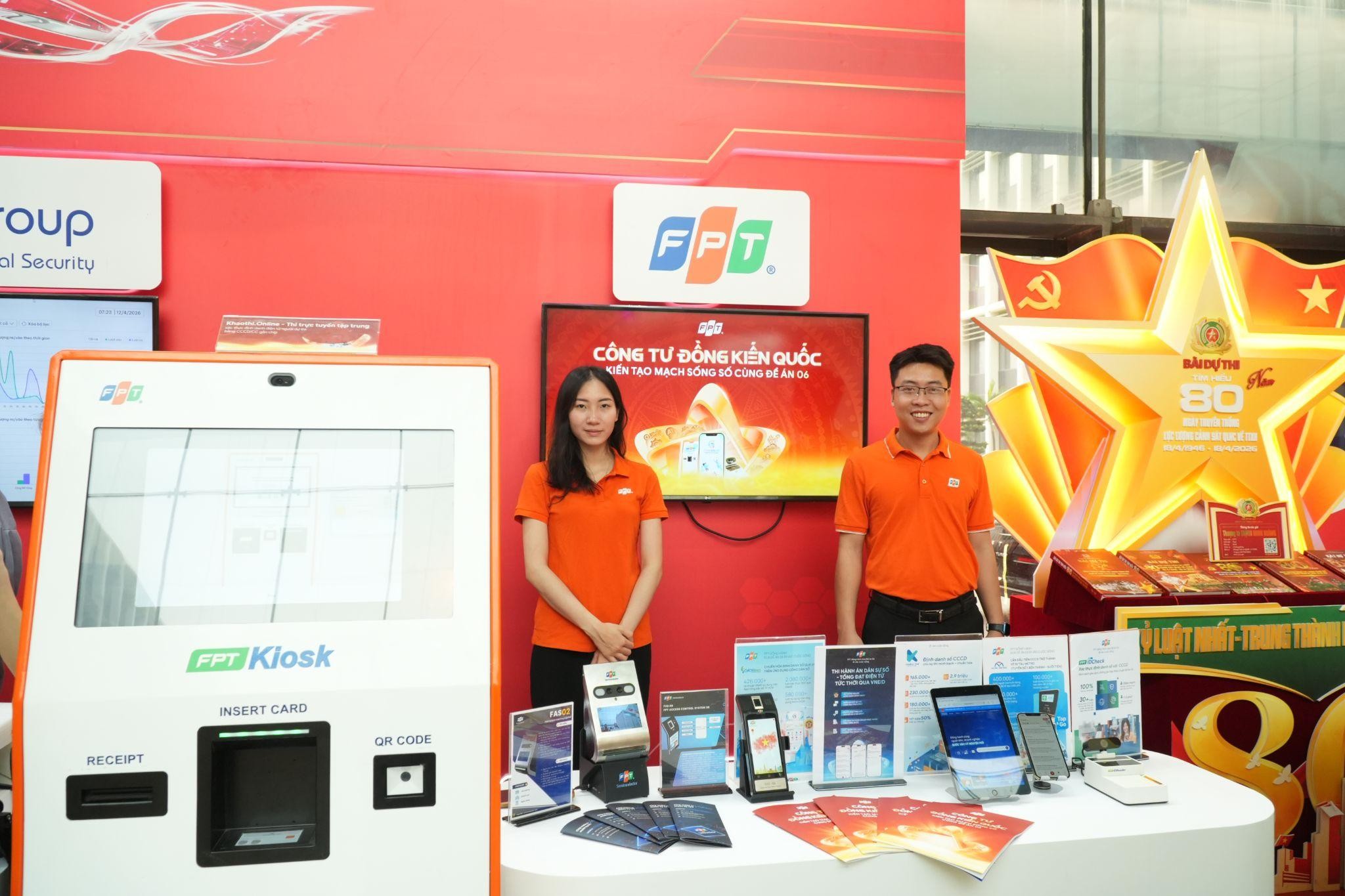 FPT tham gia sự kiện “80 năm xây dựng, chiến đấu và trưởng thành của lực lượng Cảnh sát QLHC về TTXH” 14 Fpt Giới Thiệu Hệ Sinh Thái Giải Pháp Công Nghệ Và Kết Quả Thực Tiễn Xoay Quanh định Danh Số Thông Qua Cccd Và Vneid 1776141251