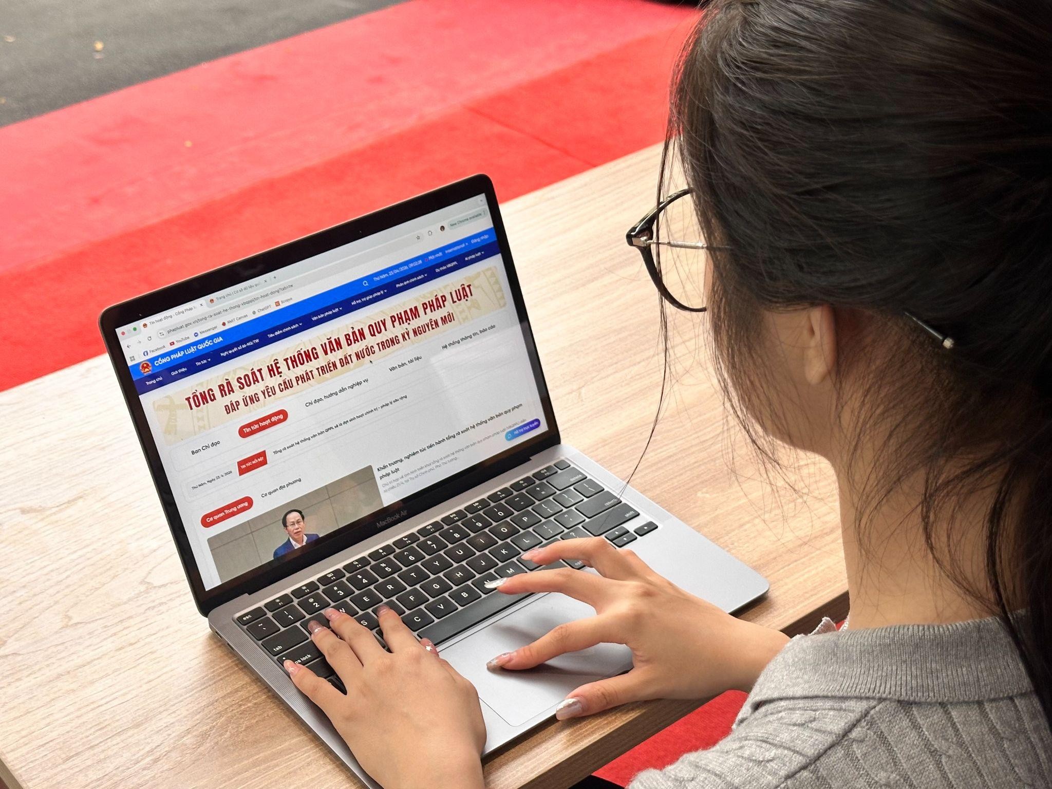 Bộ Tư pháp kiện toàn hạ tầng số và dữ liệu, sẵn sàng cho cuộc tổng rà soát văn bản quy phạm pháp luật toàn quốc 10 Phần Mềm Hỗ Trợ Kiểm Tra, Rà Soát Văn Bản Quy Phạm Pháp Luật, Công Cụ Nghiệp Vụ Trực Tiếp Cho Các Cơ Quan, đơn Vị Triển Khai Tổng Rà Soát 1776938079