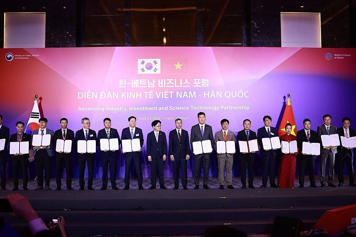 FPT ký hợp tác với hiệp hội mảng thiết kế chip bán dẫn hàng đầu Hàn Quốc nhân chuyến thăm cấp Nhà nước của Tổng thống Lee Jae Myung 5 Tập đoàn Fpt Ký Kết Hợp Tác Với Hiệp Hội Kfia Trong Lĩnh Vực Bán Dẫn Nhằm Xây Dựng Mô Hình Hợp Tác Toàn Diện Trong Lĩnh Vực Bán Dẫn 1777028821