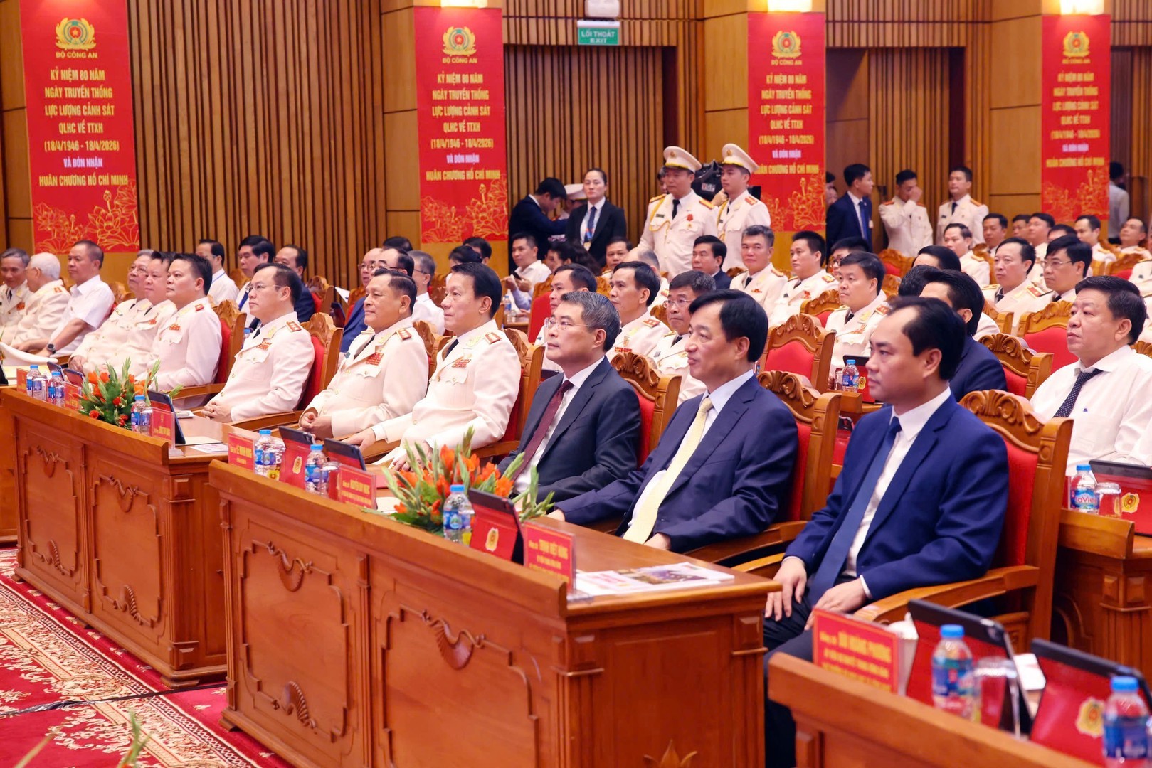 FPT tham gia sự kiện “80 năm xây dựng, chiến đấu và trưởng thành của lực lượng Cảnh sát QLHC về TTXH” 11 Thủ Tướng Lê Minh Hưng Và Các đại Biểu Tham Dự Lễ Kỷ Niệm 80 Năm Truyền Thống Lực Lượng Cảnh Sát Quản Lý Hành Chính Về Trật Tự Xã Hội 3 1776141253