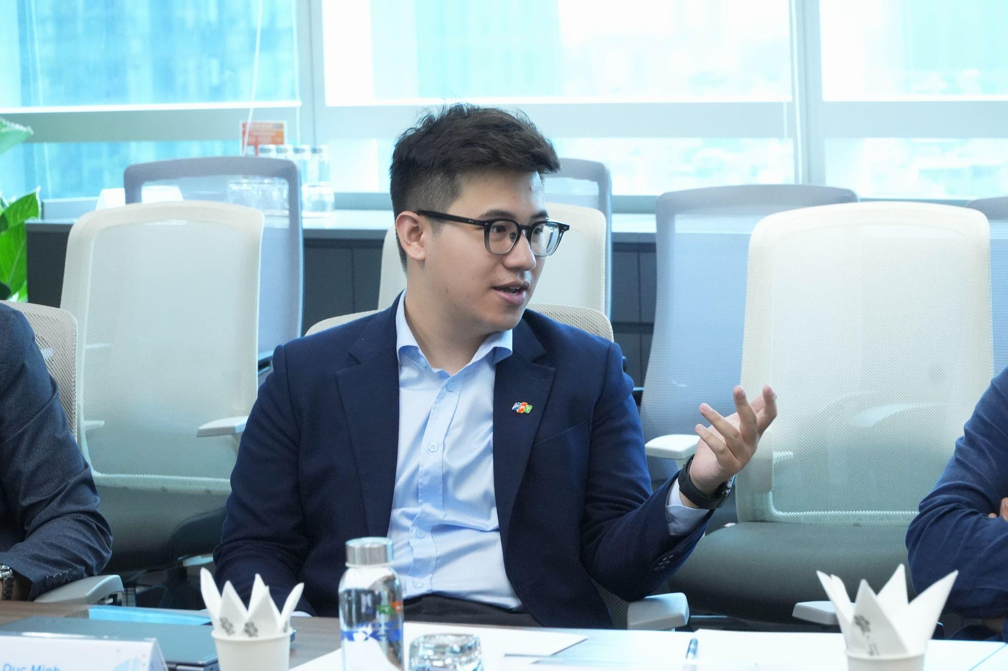 Đón tiếp đoàn nhà đầu tư toàn cầu Argor Capital 8 Anh Hoàng Minh Đức – Trưởng Ban Quan Hệ Nhà đầu Tư, Tập đoàn Fpt đặc Biệt Chia Sẻ Về định Hướng Phát Triển Của Fpt Trong Kỷ Nguyên Ai 1779433861