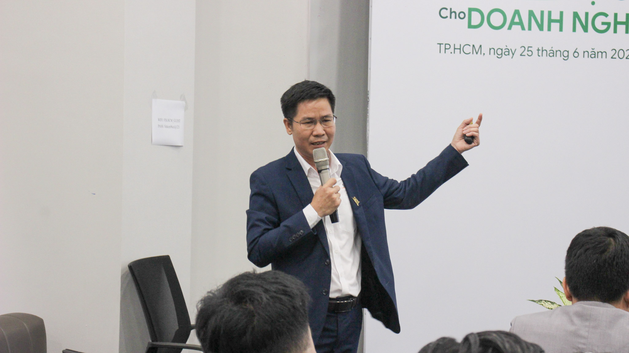 FPT và SGS Việt Nam đồng hành cùng doanh nghiệp ngành Gỗ xây dựng "hộ chiếu xanh" vươn ra thị trường toàn cầu 10 Ông Phạm Văn Bốn Chuyên Gia Đánh Giá Cấp Cao Lĩnh Vực Lâm Nghiệp Sgs Việt Nam 1782725298