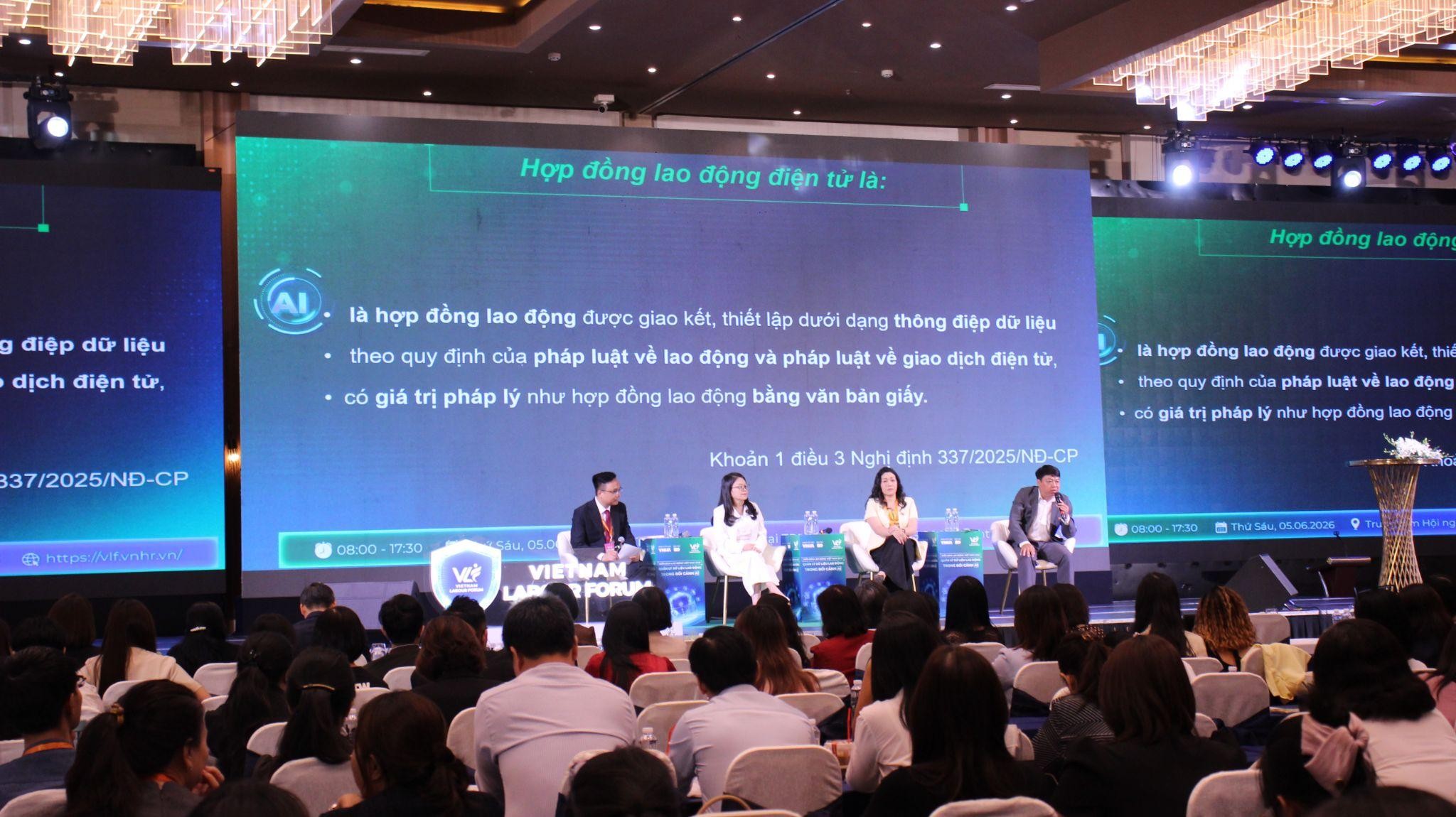 FPT cùng doanh nghiệp làm chủ lộ trình triển khai hợp đồng lao động điện tử chuẩn Nghị định 337/2025/NĐ-CP 8 Phiên Thảo Luận Tập Trung Làm Rõ Các Quy định Mới Liên Quan đến Hợp đồng Lao động điện Tử 1780904493