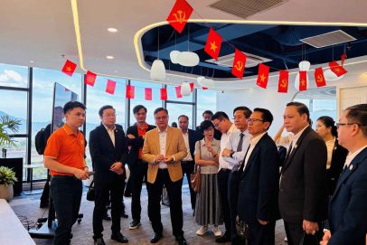 Đoàn Công tác Lào thăm và làm việc với FPT tại Đà Nẵng 