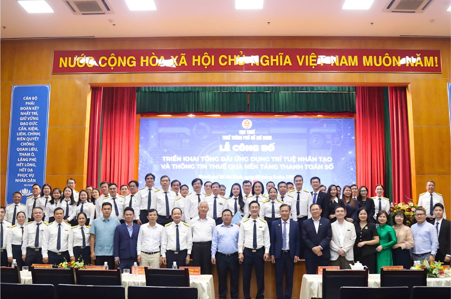 FPT đồng hành cùng Thuế TP.HCM chuyển đổi số và ứng dụng AI 6 Lễ Công Bố 1787294752