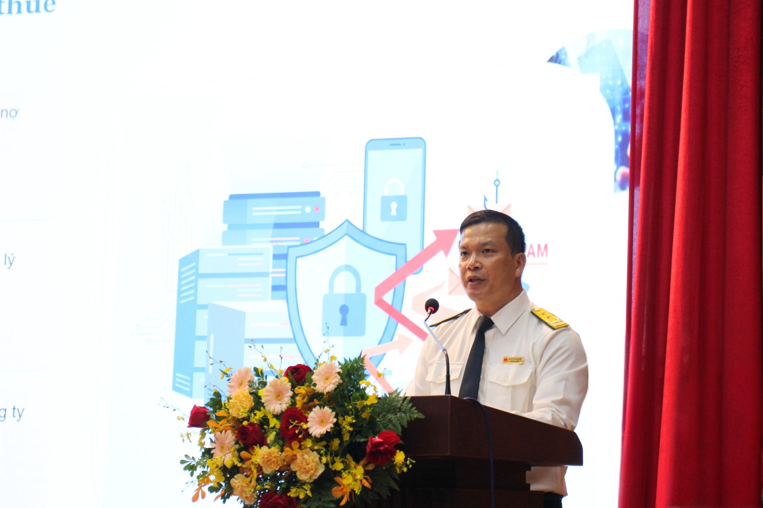 FPT đồng hành cùng Thuế TP.HCM chuyển đổi số và ứng dụng AI 8 Ông Nguyễn Hoa Bắc, Trưởng Phòng Quản Trị Dữ Liệu Và Quản Lý Rủi Ro, Thuế Tp Hcm Chia Sẻ Về Tình Hình Thực Tế Tại Các Cơ Quan Thuế Hiện Nay 1787294751
