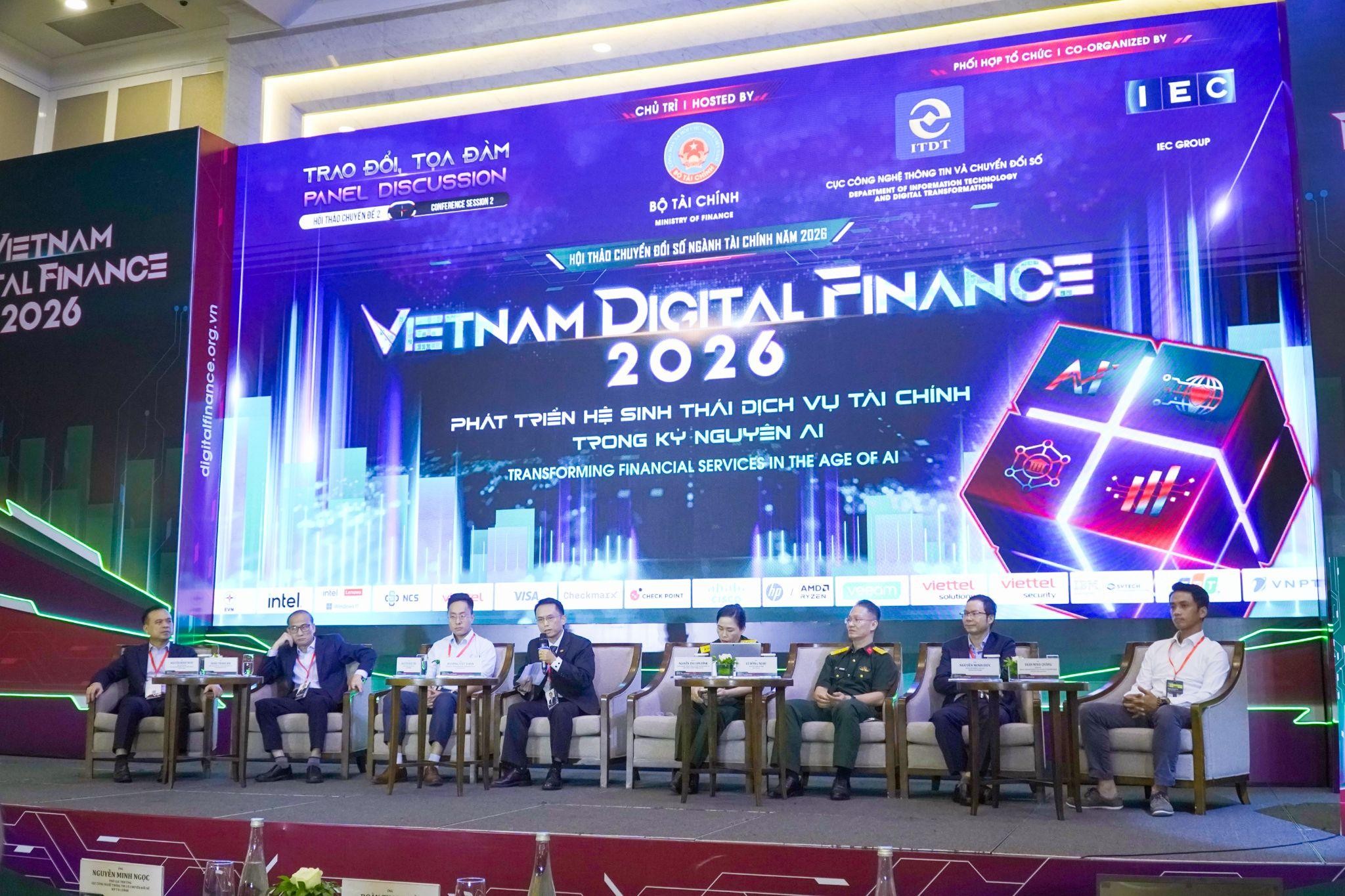 AI và dữ liệu đang mở rộng khả năng cá nhân hóa dịch vụ tài chính - Góc nhìn từ chuyên gia FPT tại Vietnam Digital Finance 2026 4 Các Chuyên Gia Tham Gia Tọa đàm Thảo Luận Về Những Thay đổi Mà Ai đang Tạo Ra đối Với Hoạt động Của Các Tổ Chức Tài Chính Trong Khuôn Khổ Sự Kiện Vietnam Digital Finance 2026 Copy 1790564792
