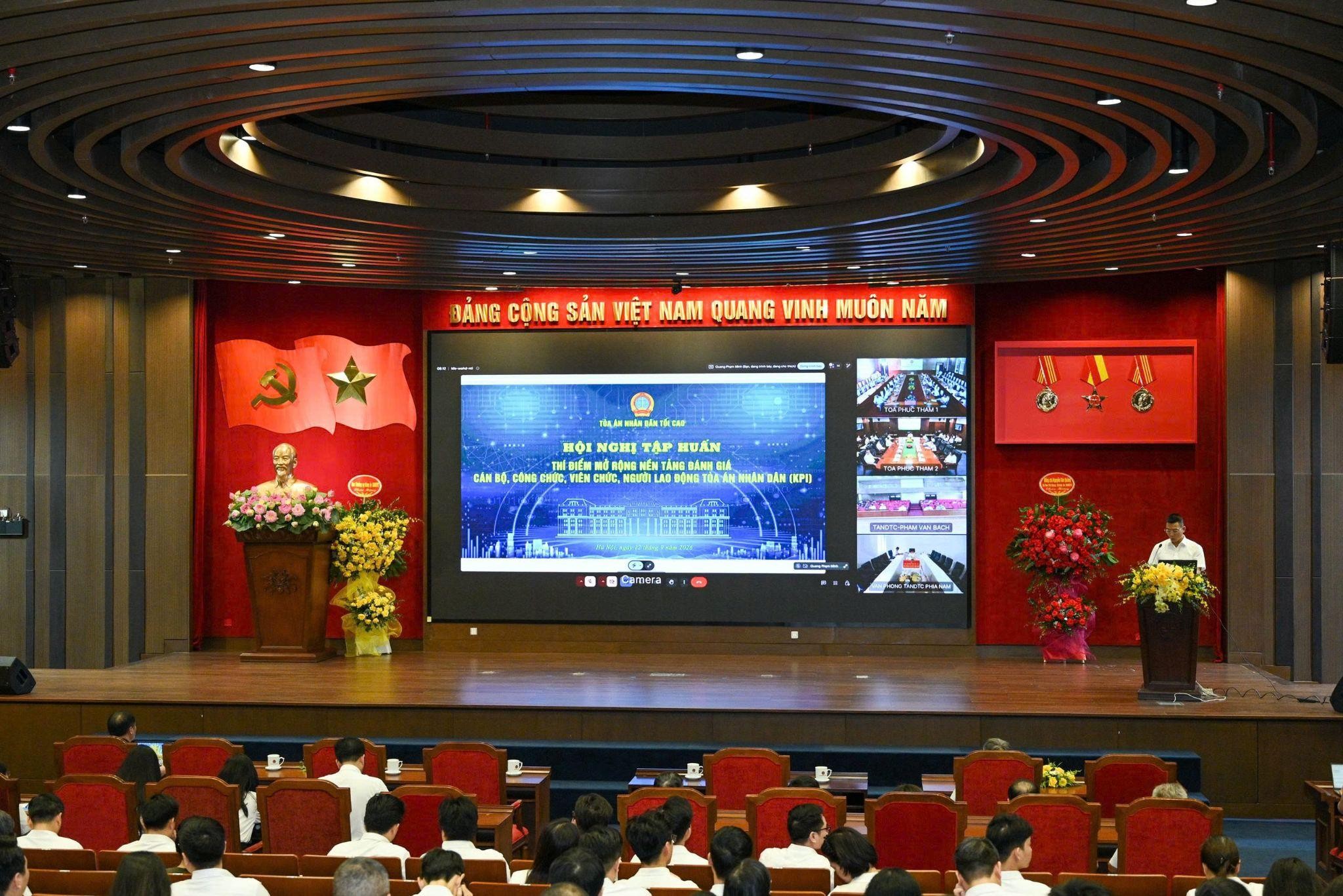 Toà án nhân dân tối cao tổ chức tập huấn - tổng lực triển khai thí điểm Nền tảng đánh giá cán bộ, công chức, viên chức, người lao động Tòa án nhân dân (KPI) 6 Hội Nghị Tập Huấn Và Triển Khai Thí điểm Mở Rộng Nền Tảng đánh Giá Cán Bộ, Công Chức, Viên Chức, Người Lao động Tòa án Nhân Dân 1789369891