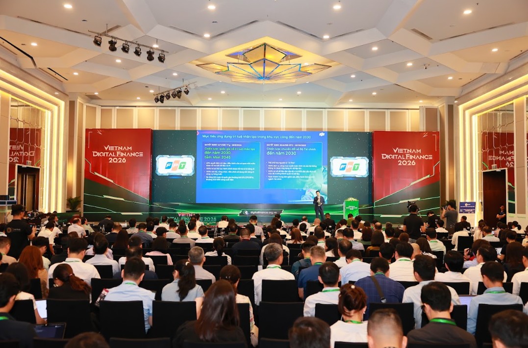 Lãnh đạo FPT: “Ngành Tài chính Việt Nam đang đứng trước cơ hội tiên phong chuyển đổi AI, FPT cam kết song hành lộ trình AI-First cùng ngành đến năm 2030” 6 Lãnh đạo Fpt đề Xuất Lộ Trình Ai First Cho Ngành Tài Chính đến Năm 2030 1790583582