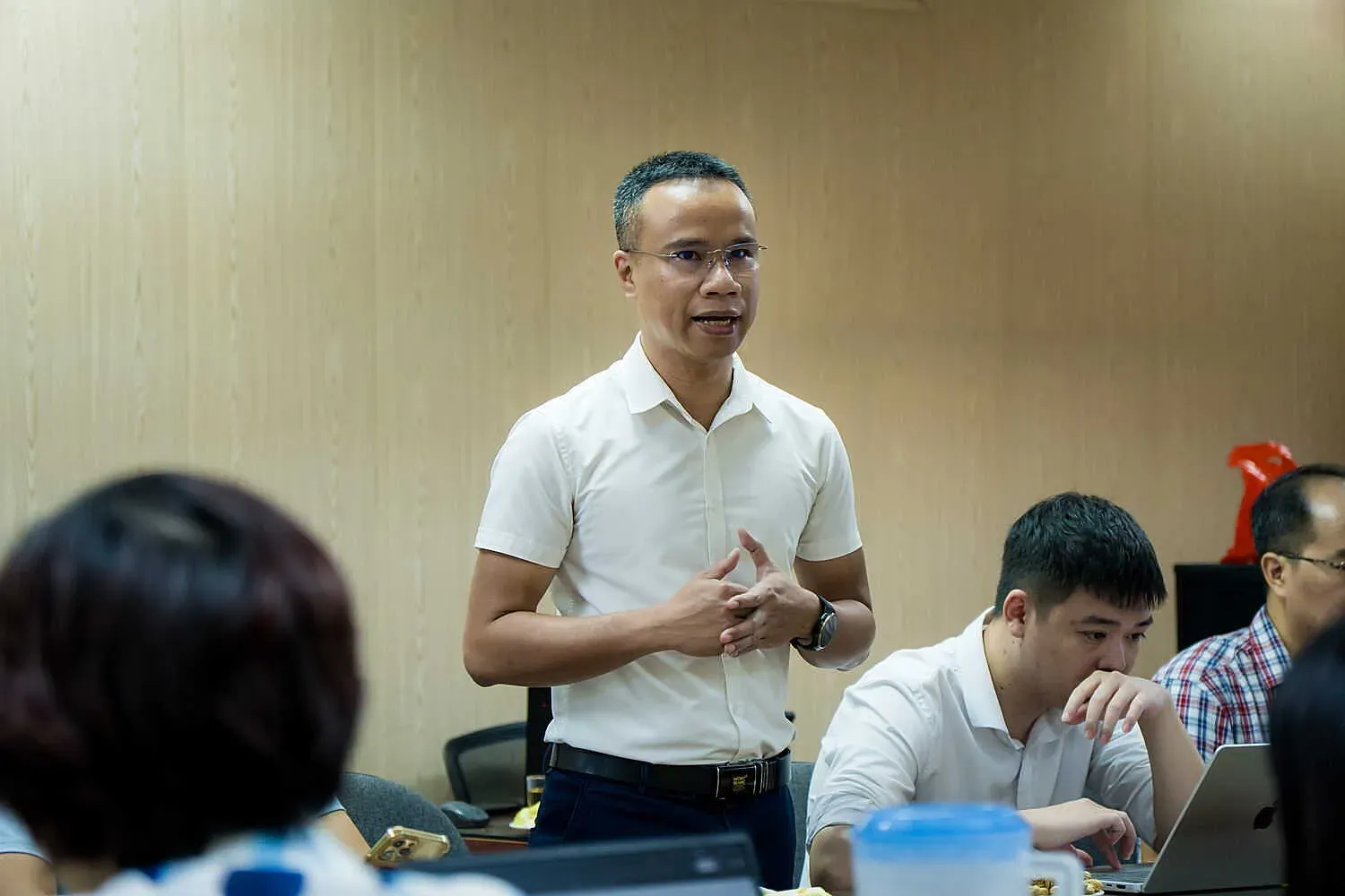 FPT đồng hành cùng Cục Bảo trợ xã hội nâng cao năng lực ứng dụng AI, chú trọng kiểm soát “ảo giác AI” 6 Ông Phạm Thanh Tùng, Giám đốc Khối Chăm Sóc Sức Khỏe, đại Diện Fpt Chia Sẻ Tại Chương Trình. 1790563348