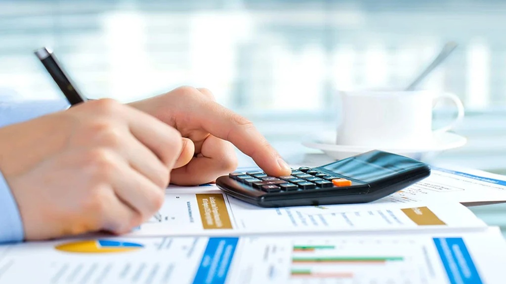 So sánh Cloud ERP và on-premise: doanh nghiệp Việt nên chọn mô hình nào? 6 So sánh chi phí thực tế khi triển khai Cloud ERP và on-premise