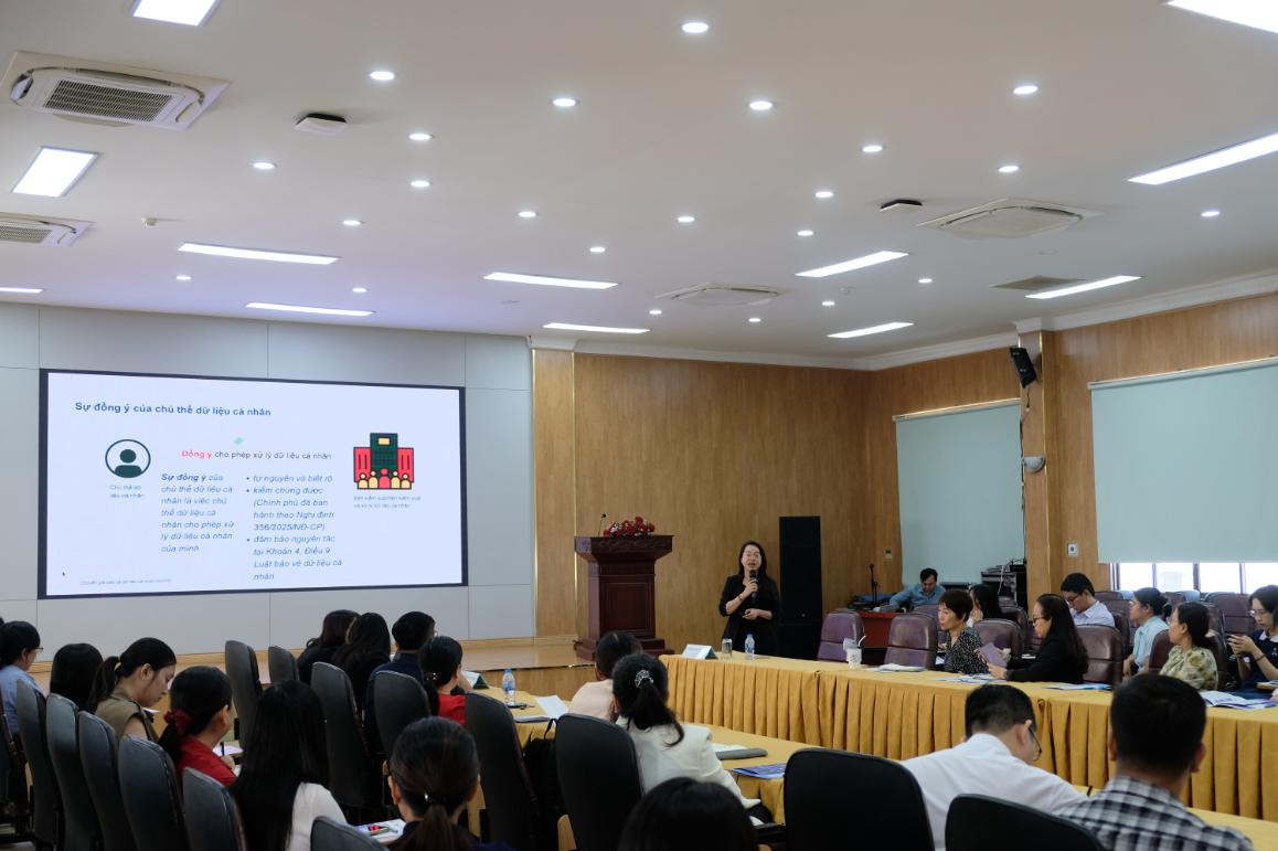 FPT và VCCI đồng hành cùng doanh nghiệp TP.HCM triển khai Luật Bảo vệ dữ liệu cá nhân trong quản trị nhân sự 6 Chuyên Gia Về Bảo Vệ Dữ Liệu Cá Nhân Mở đầu Phiên Hội Thảo Bằng Nội Dung Trình Bày Tổng Quan Khung Pháp Lý Về Bảo Vệ Dữ Liệu Cá Nhân 1793358944